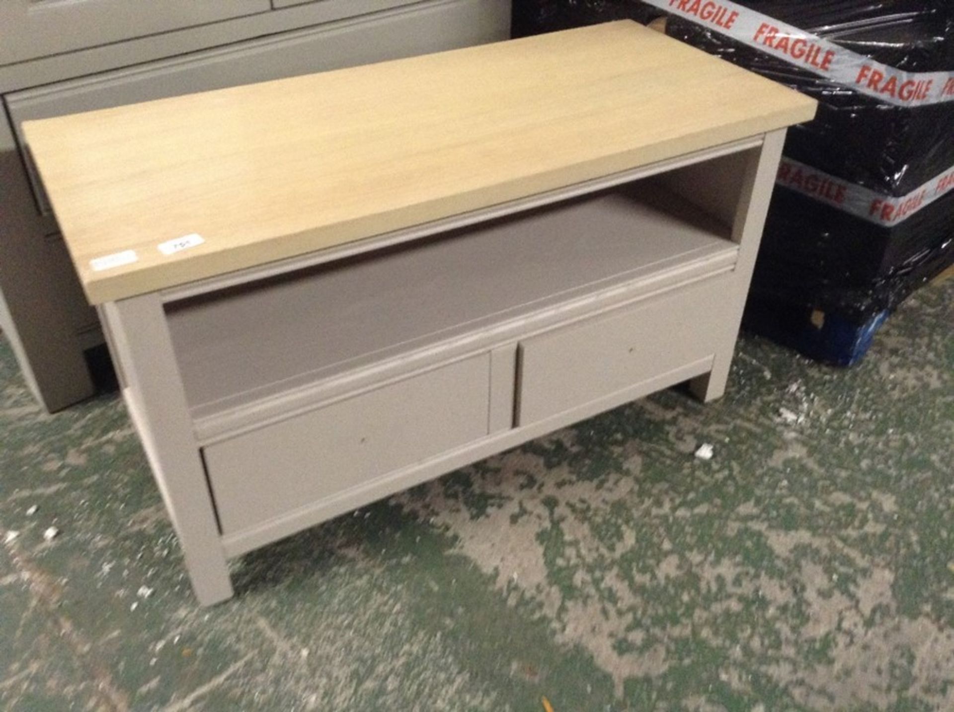 |X1|CORNDELL Woodstock Small Tv Unit Oak and Painted RRP £257|W47-AUCTION1-3 COR-WCH4426|DAMAGE|