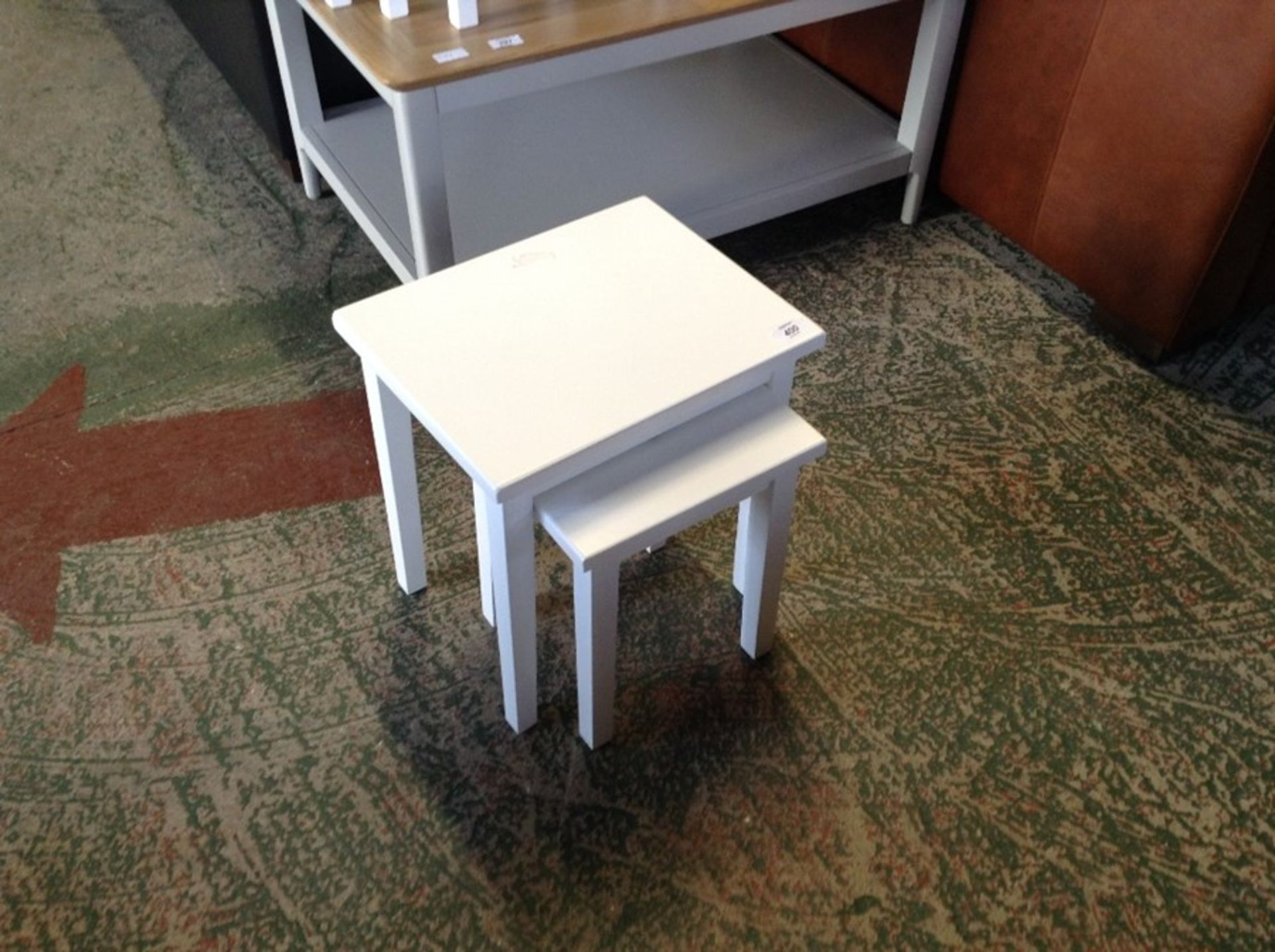 WHITE NEST OF 2 TABLES - Image 2 of 2