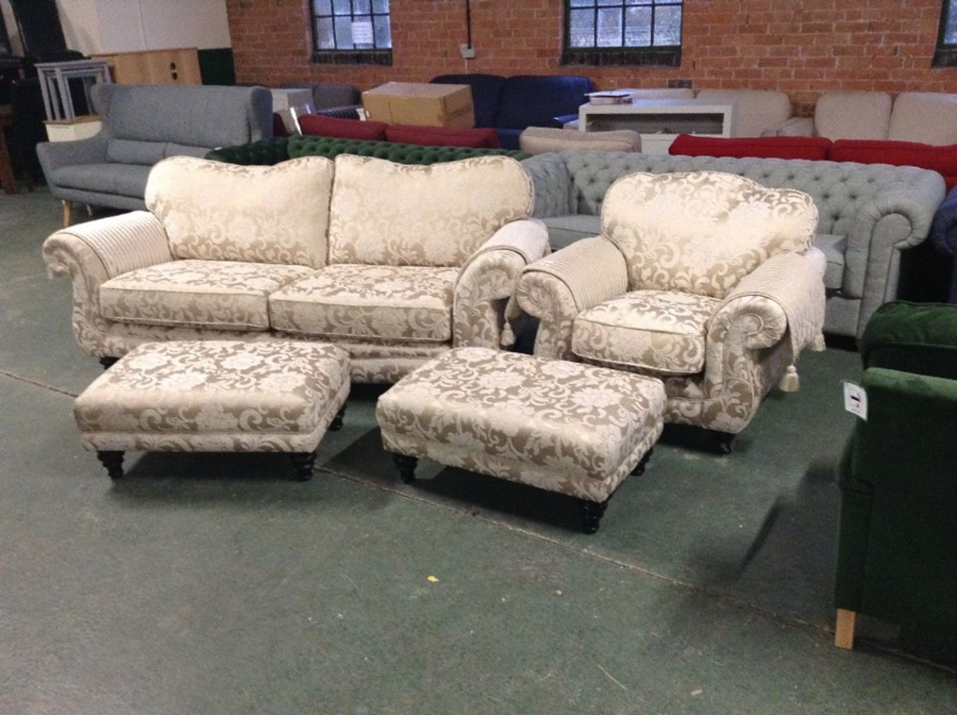 GOLD & FLORAL PATTERNED 3 SEATER SOFA,CHAIR & X2 F