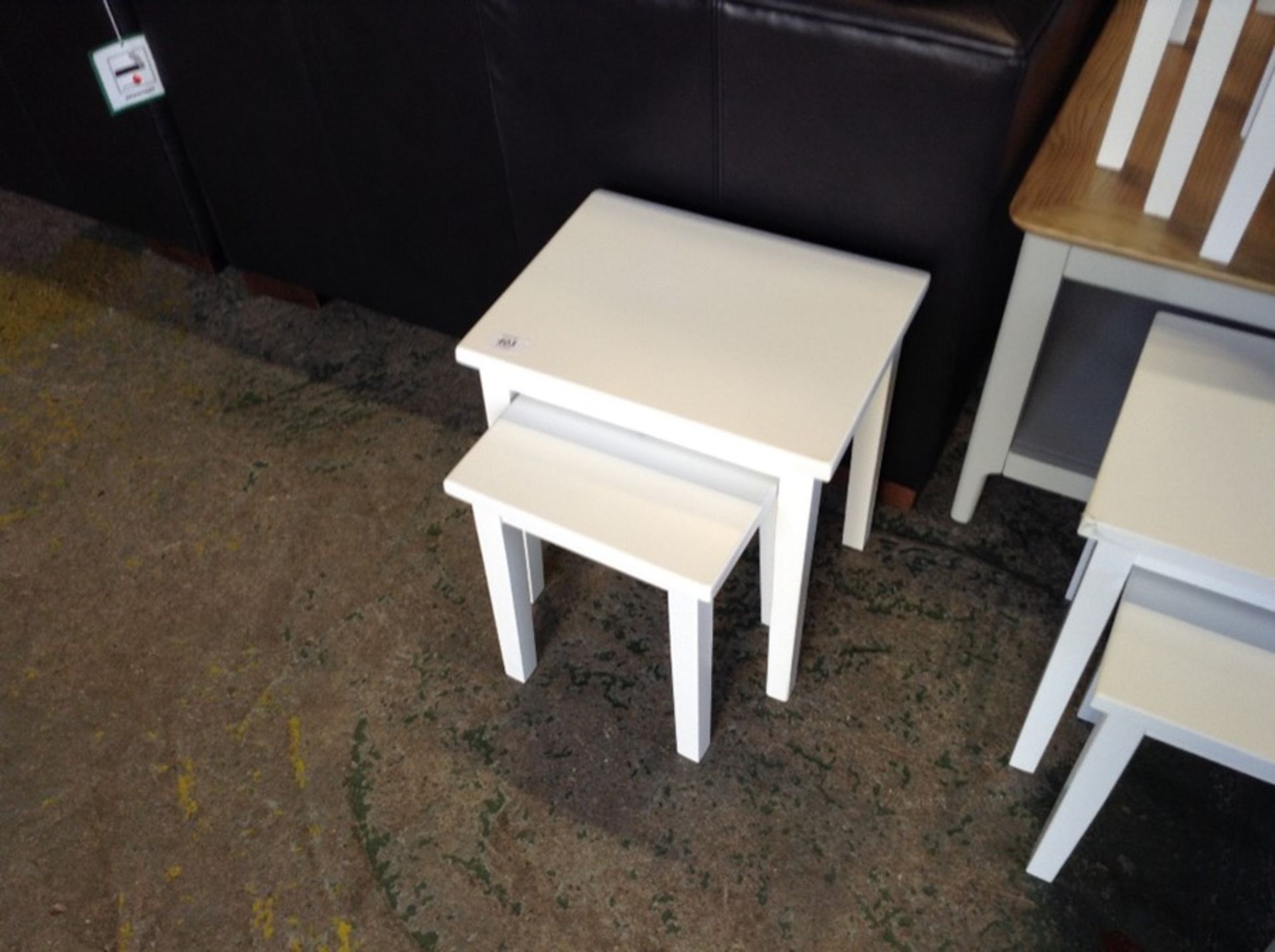 WHITE NEST OF 2 TABLES - Image 2 of 2