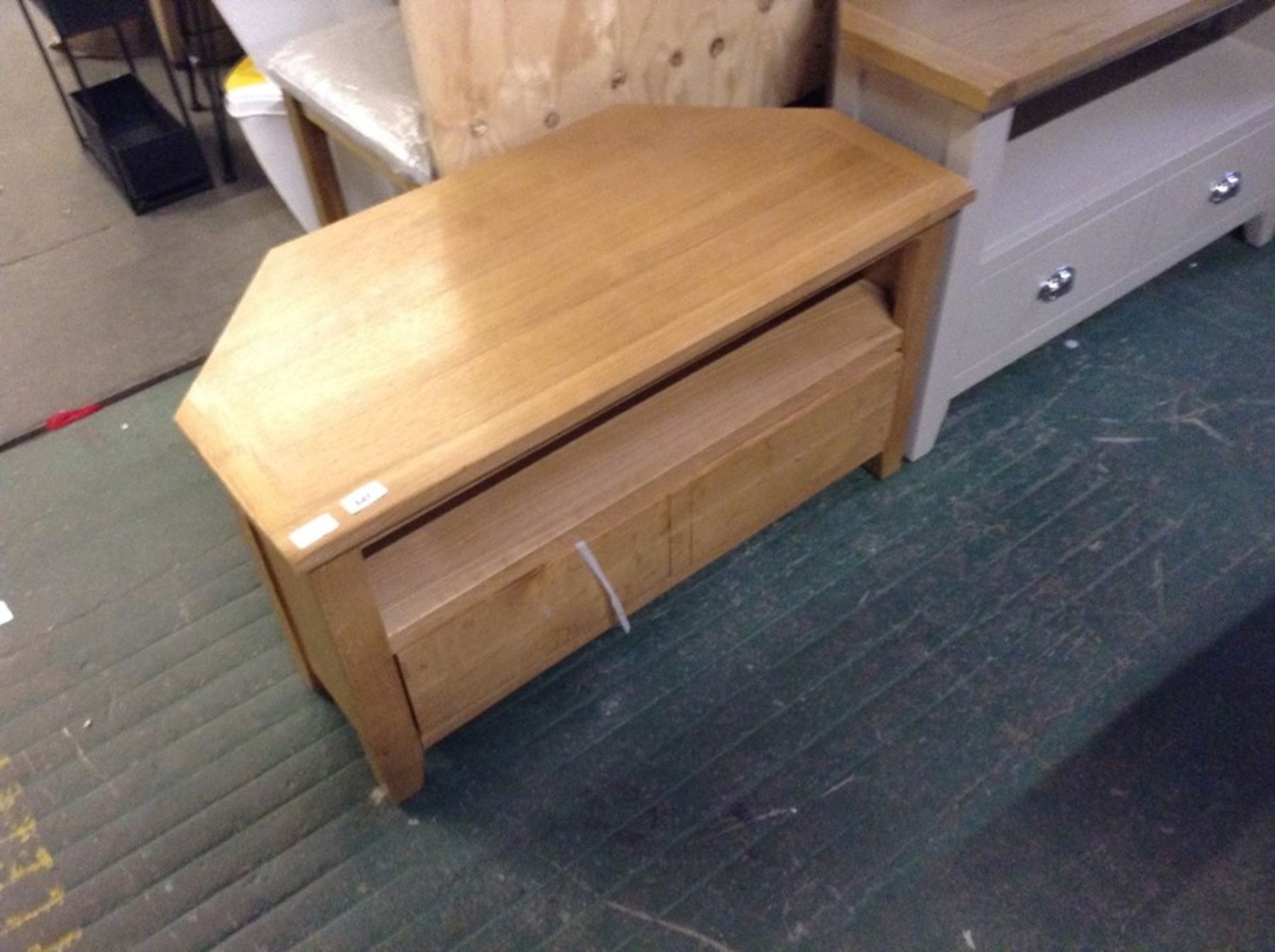 Winchester Oak Corner TV Unit (CO-CTV-E-5)