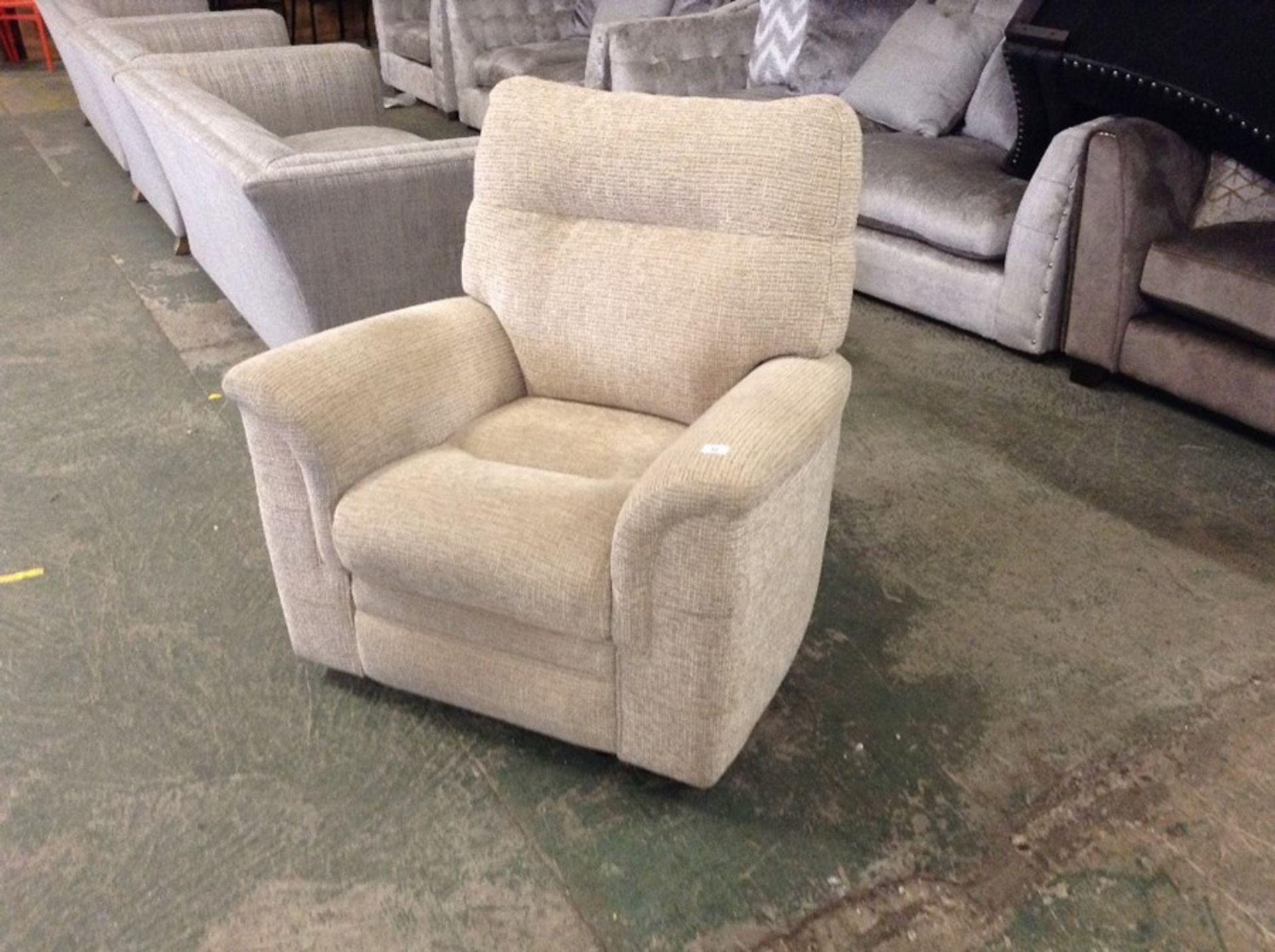 BISCUIT MANUAL RECLINING CHAIR (TROO2085-WOO470910