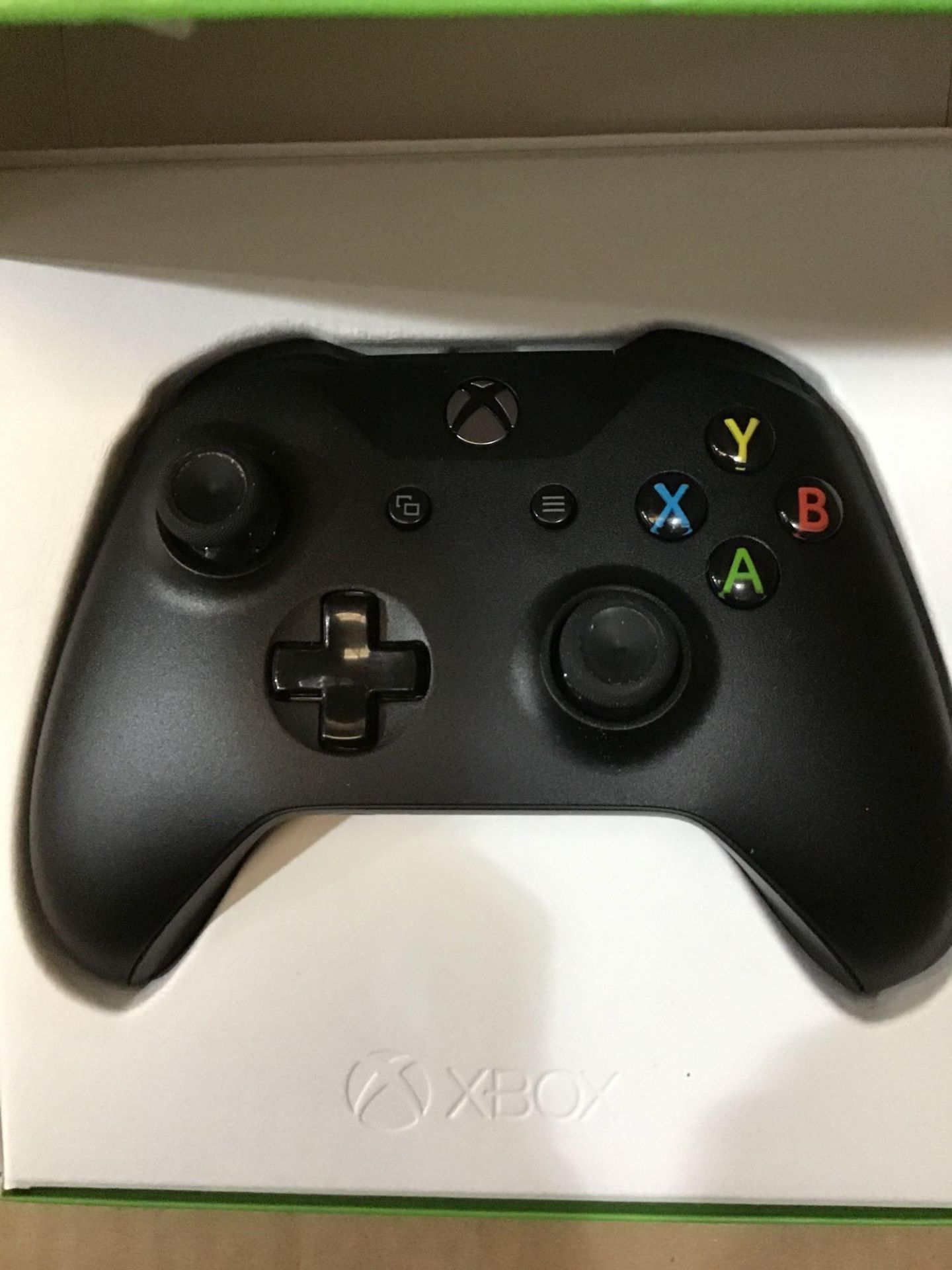 Official Xbox One Wireless Controller 3.5mm - Black - £44.99 RRP - Image 2 of 5