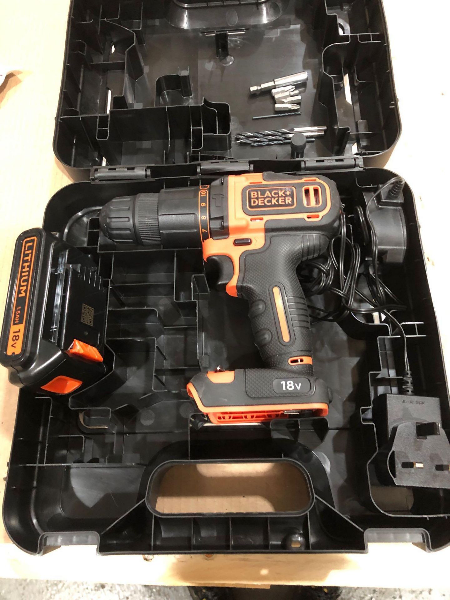 Black + Decker BCD700S1KA Hammer Drill with Battery - 18V £50.00 RRP - Image 2 of 8