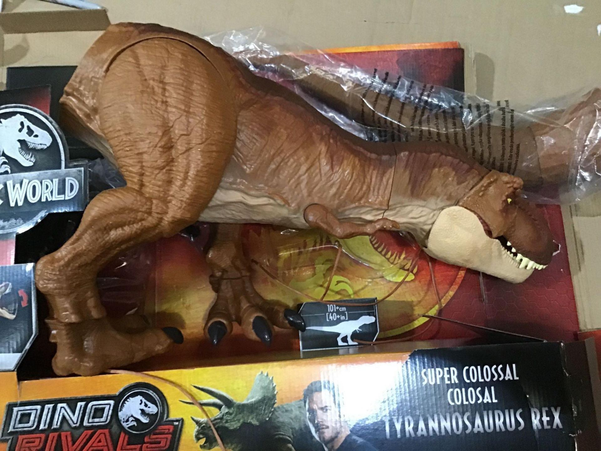 Jurassic World Dino Rivals Bite and Fight Tyrannosaurus Rex, £29.99 RRP - Image 3 of 5