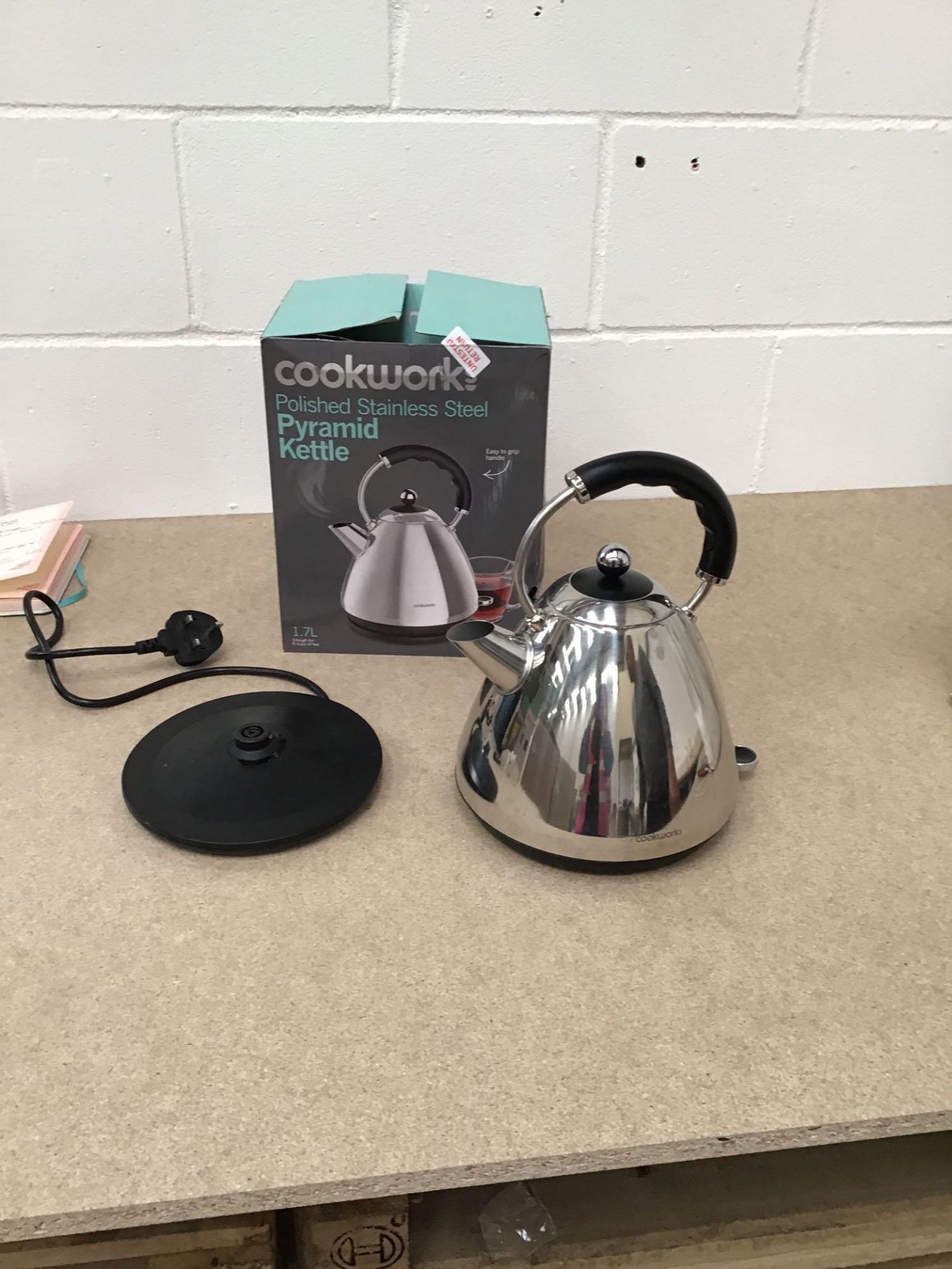 Cookworks Pyramid Kettle - Stainless Steel, £29.99 RRP - Image 2 of 6