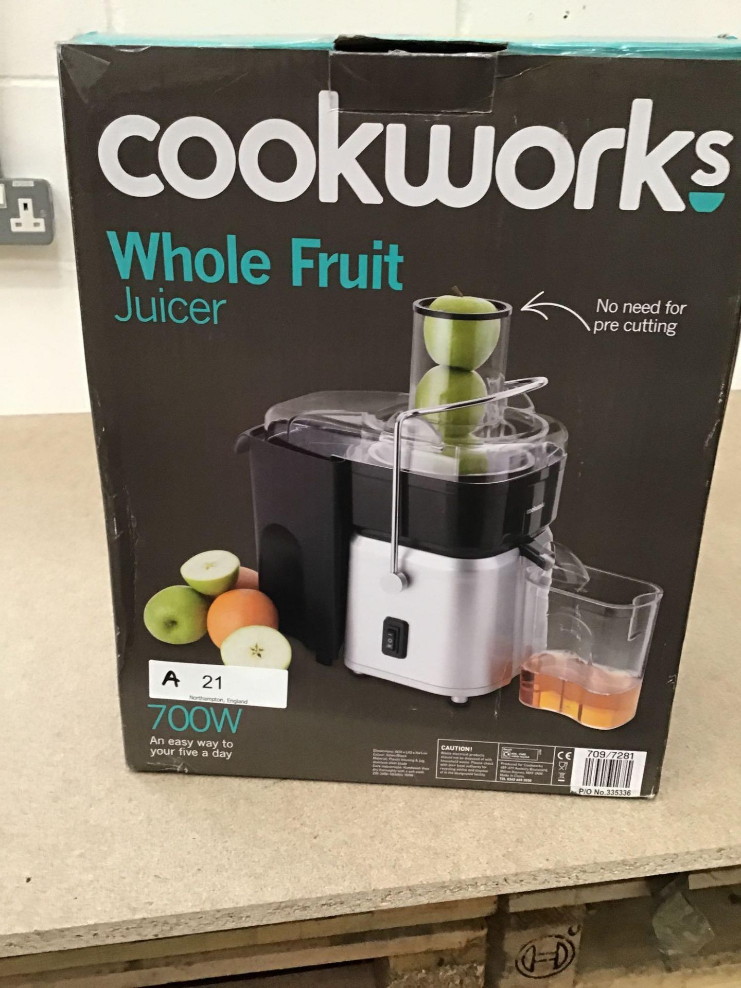 Cookworks Whole Fruit Juicer - Black, £49.99 RRP - Image 4 of 5