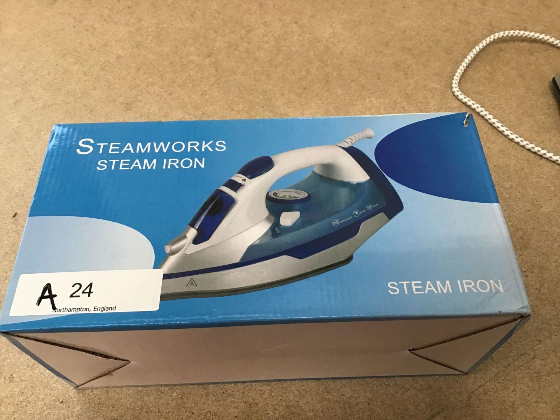 Steamworks ES2417 Steam Iron, £14.99 RRP - Image 4 of 5