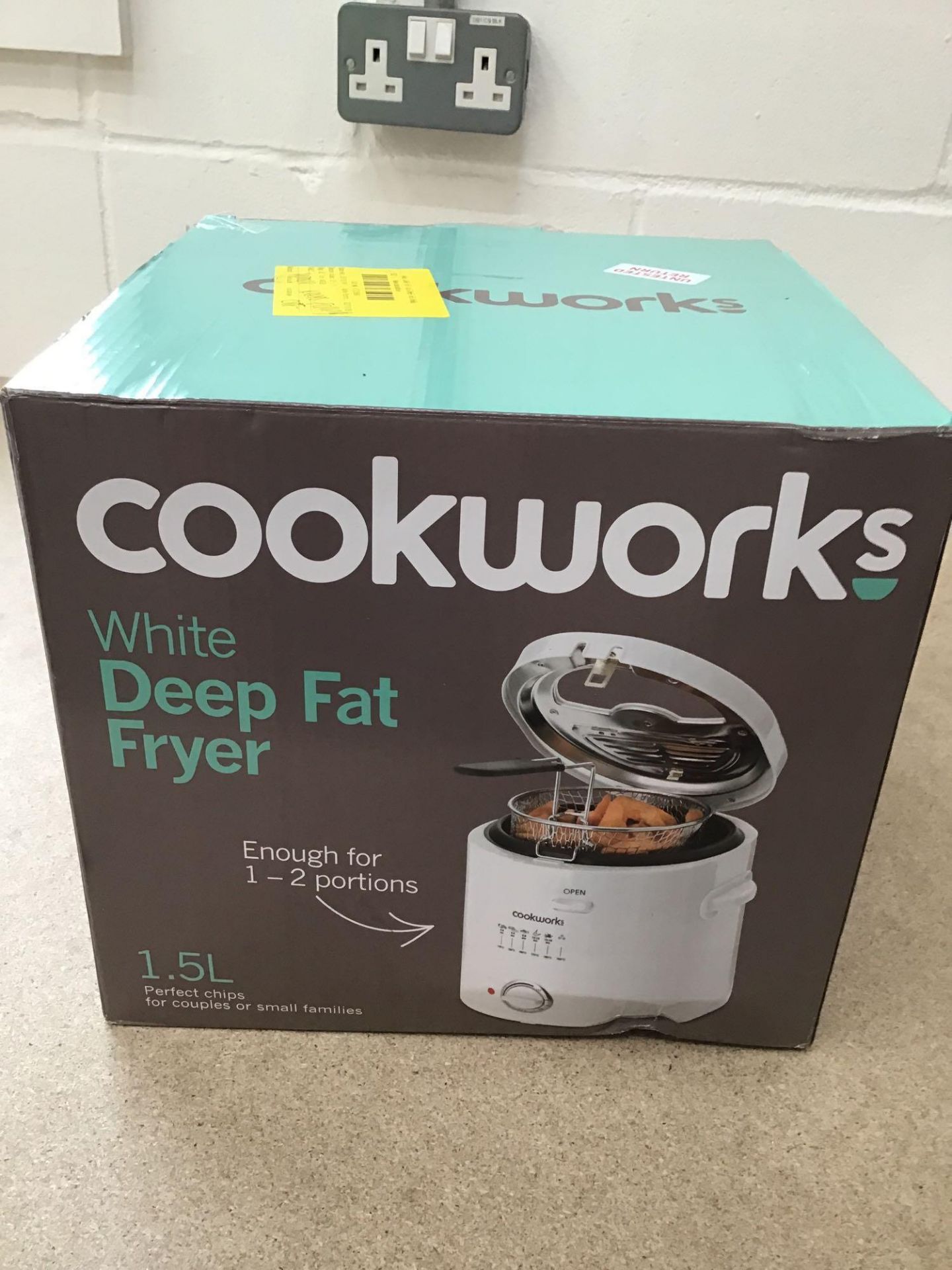 Cookworks 1.5L Deep Fat Fryer - White, £14.99 RRP - Image 3 of 5