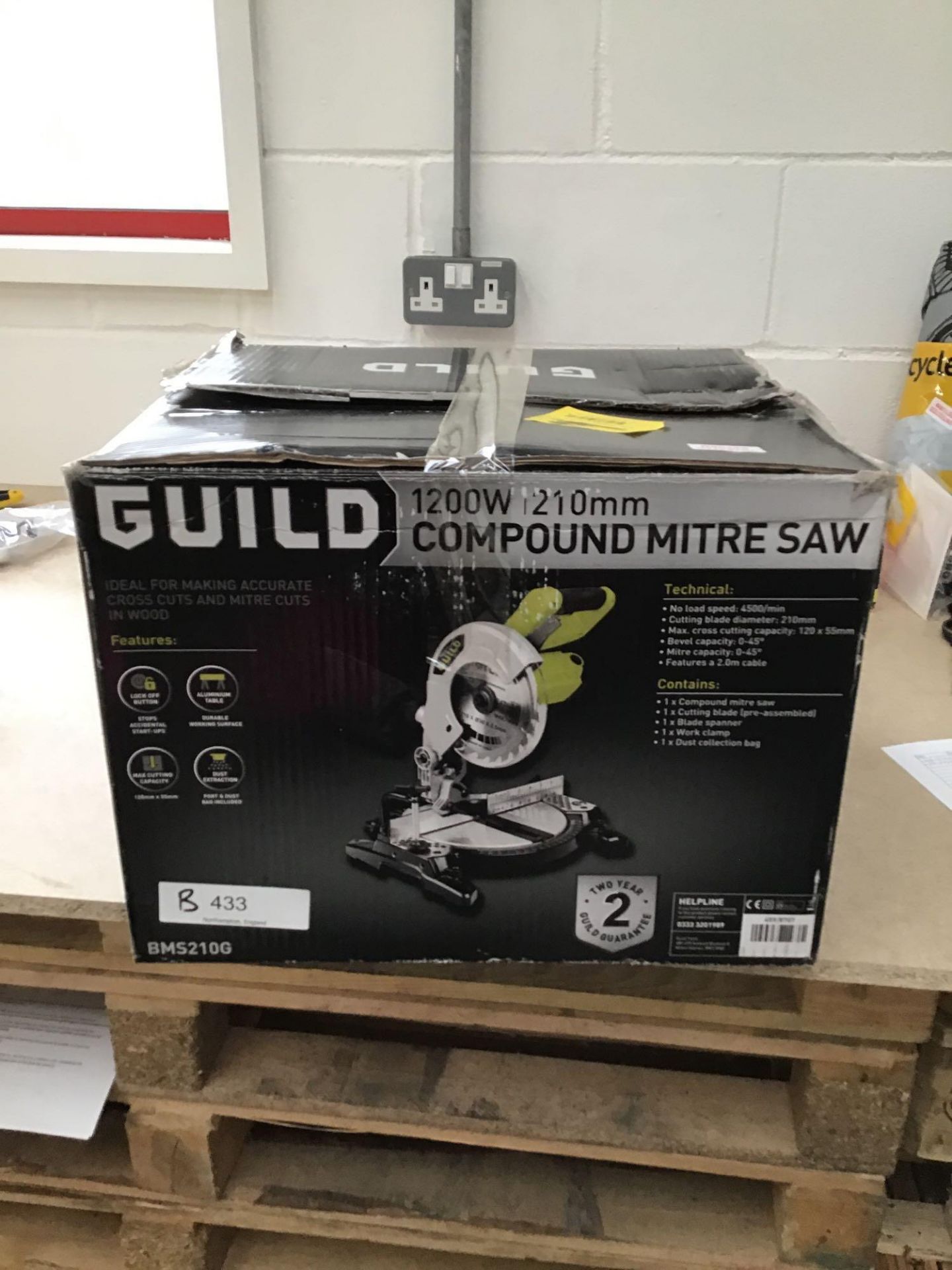 Guild 210mm Compound Mitre Saw - 1200W 459/8707 £70.00 RRP - Image 4 of 5