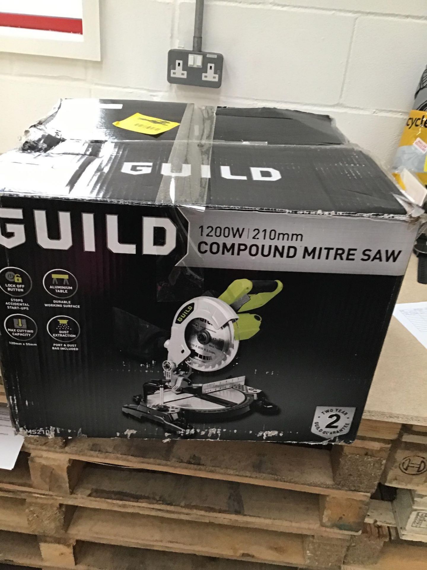 Guild 210mm Compound Mitre Saw - 1200W 459/8707 £70.00 RRP - Image 2 of 5