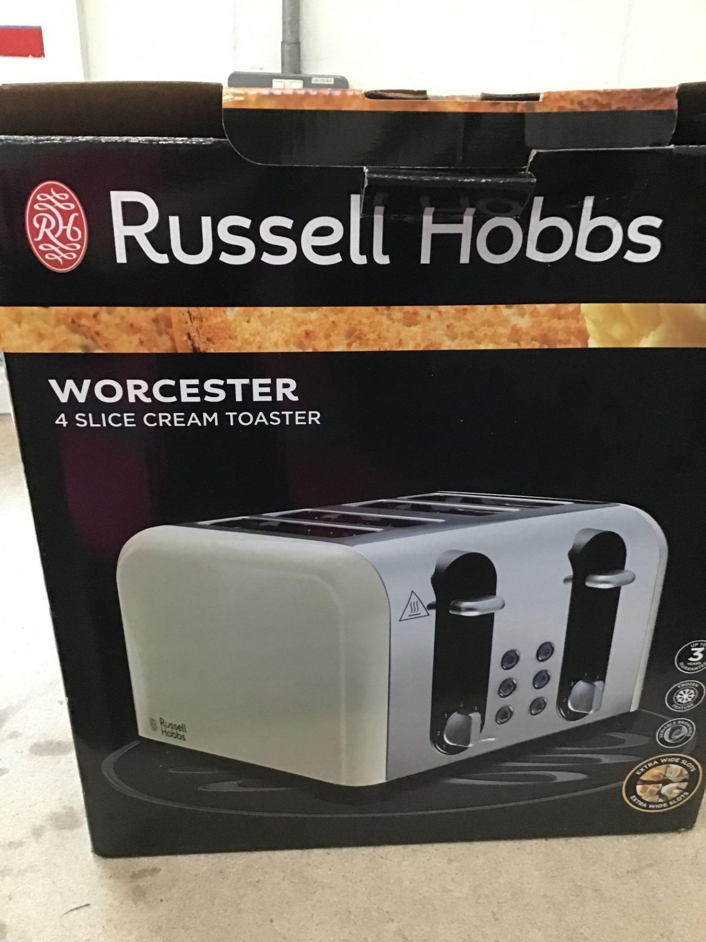 Russell Hobbs 22408 Worcester 4 Slice Toaster - Cream - £29.99 RRP - Image 3 of 6