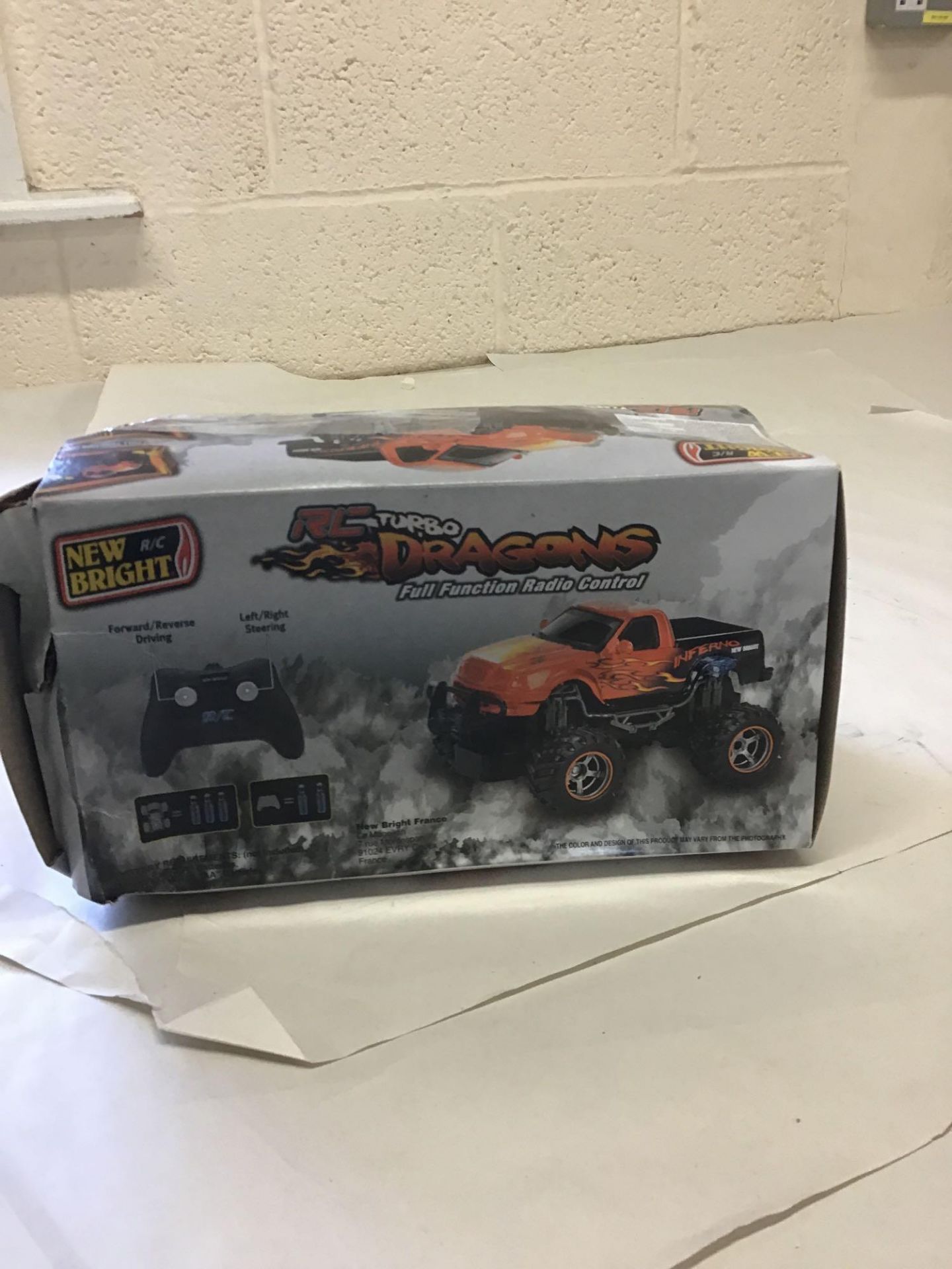 New Bright RC Predator Truck 1:24 (412/3024) - £11.00 RRP - Image 2 of 4