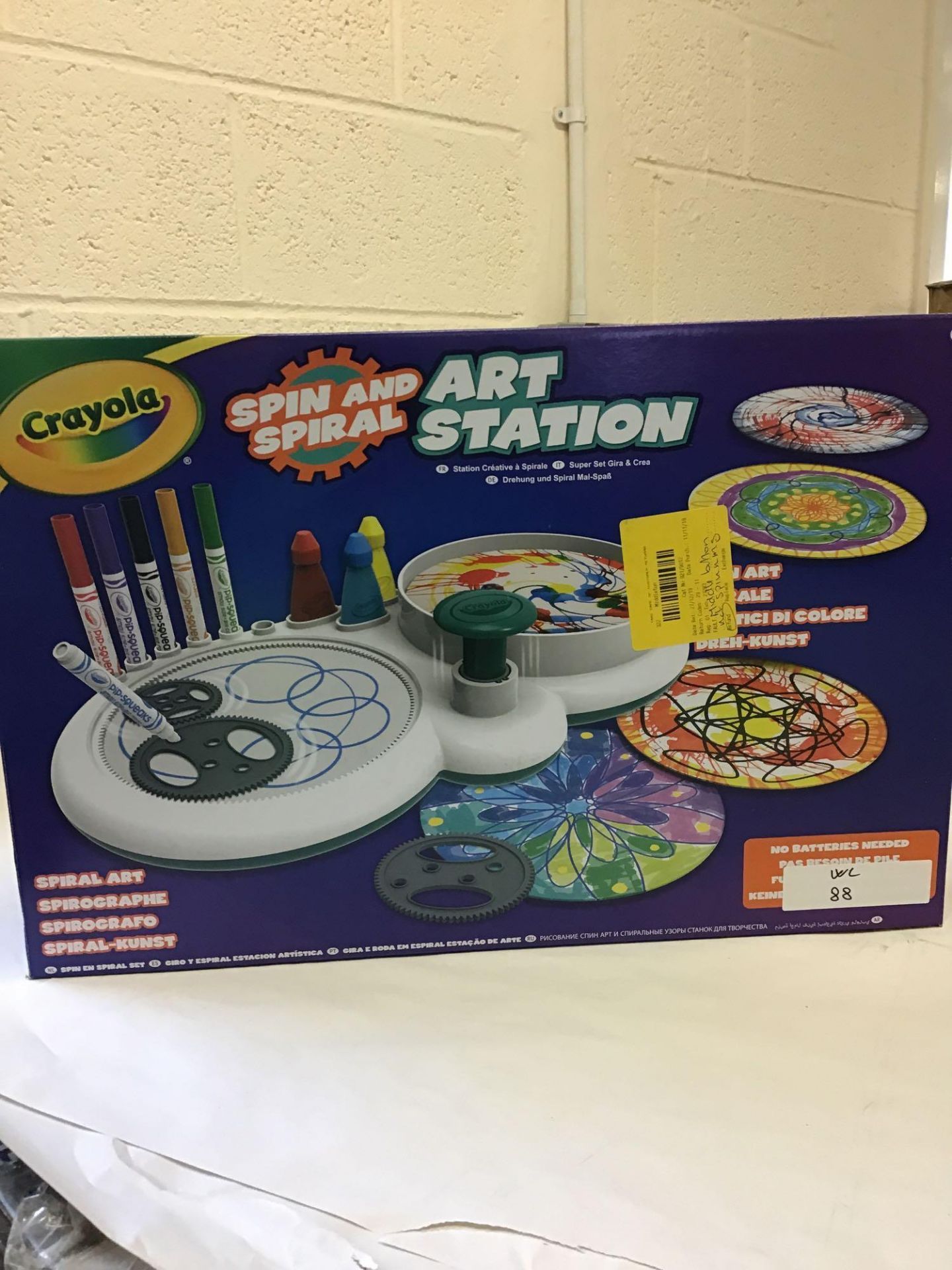 Crayola Spin N Spiral Art Station (921/9012) - £15.00 RRP - Image 2 of 4