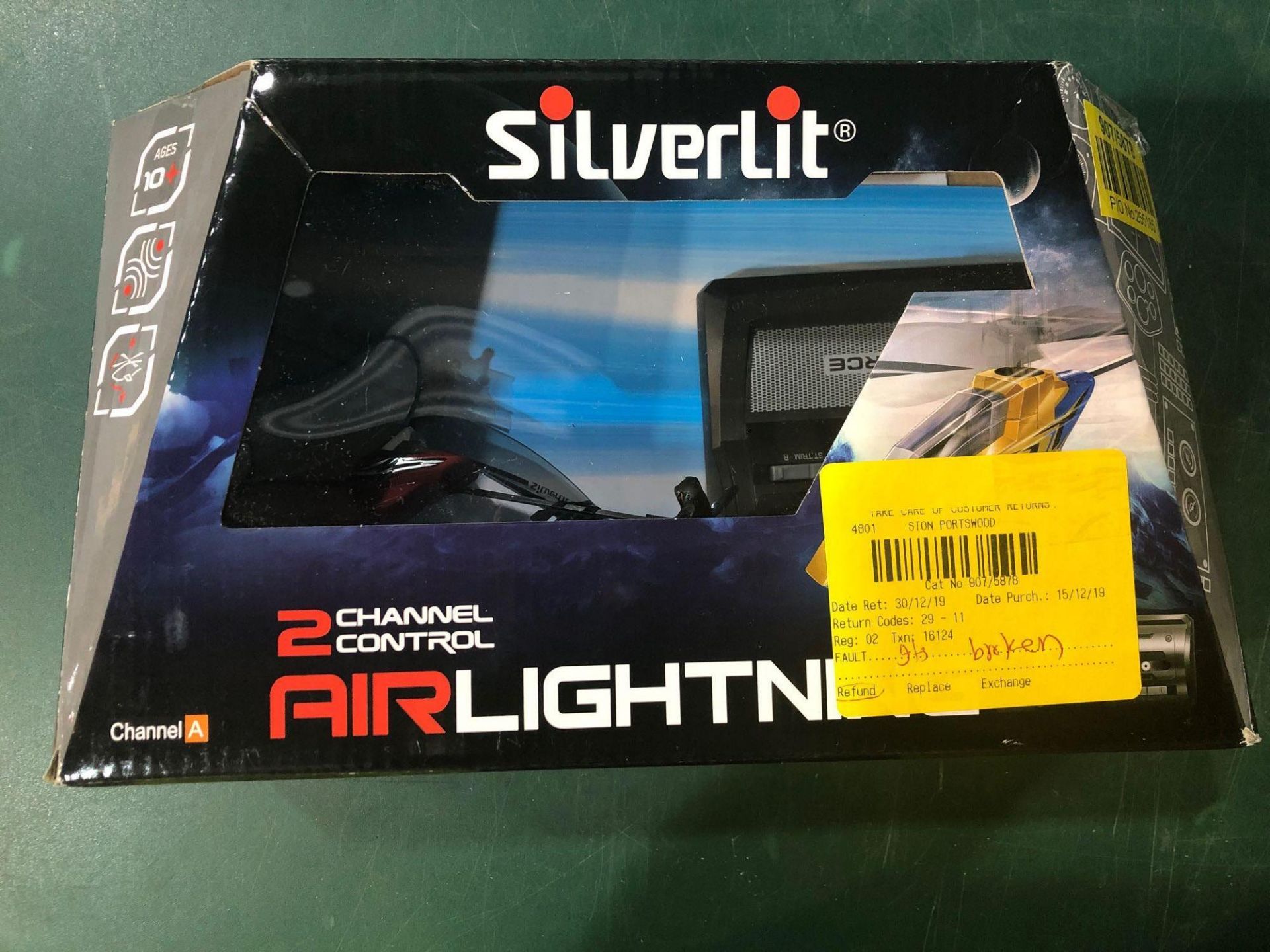 Silverlit Infrared Air Striker 16cm Radio Controlled Helicopter - £18.00 RRP - Image 2 of 4