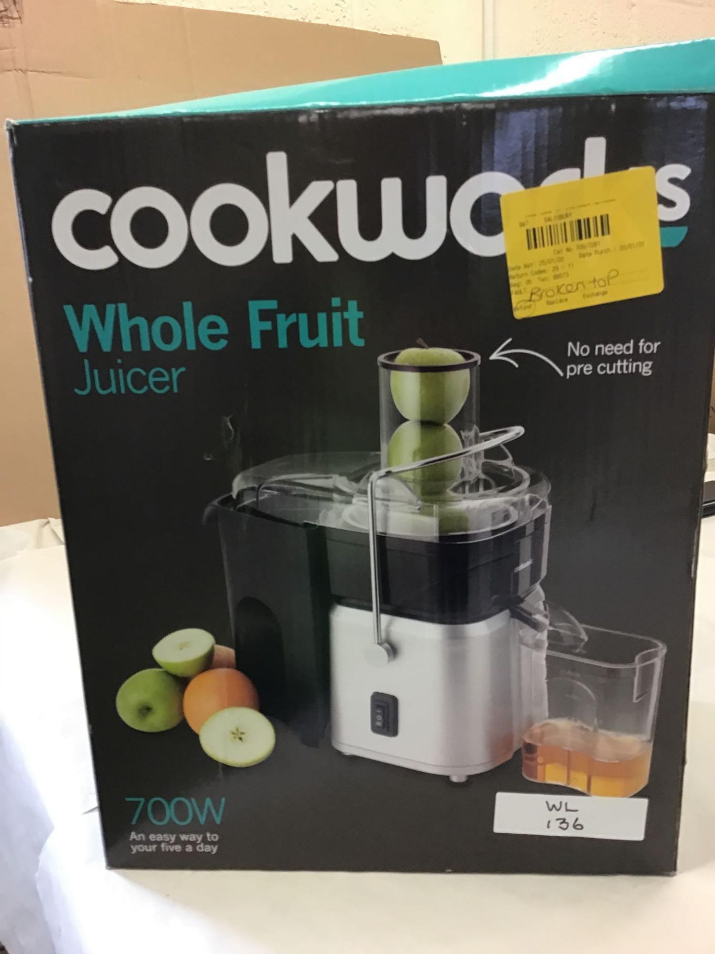 Cookworks Whole Fruit Juicer - Black, £49.99 RRP - Image 2 of 3