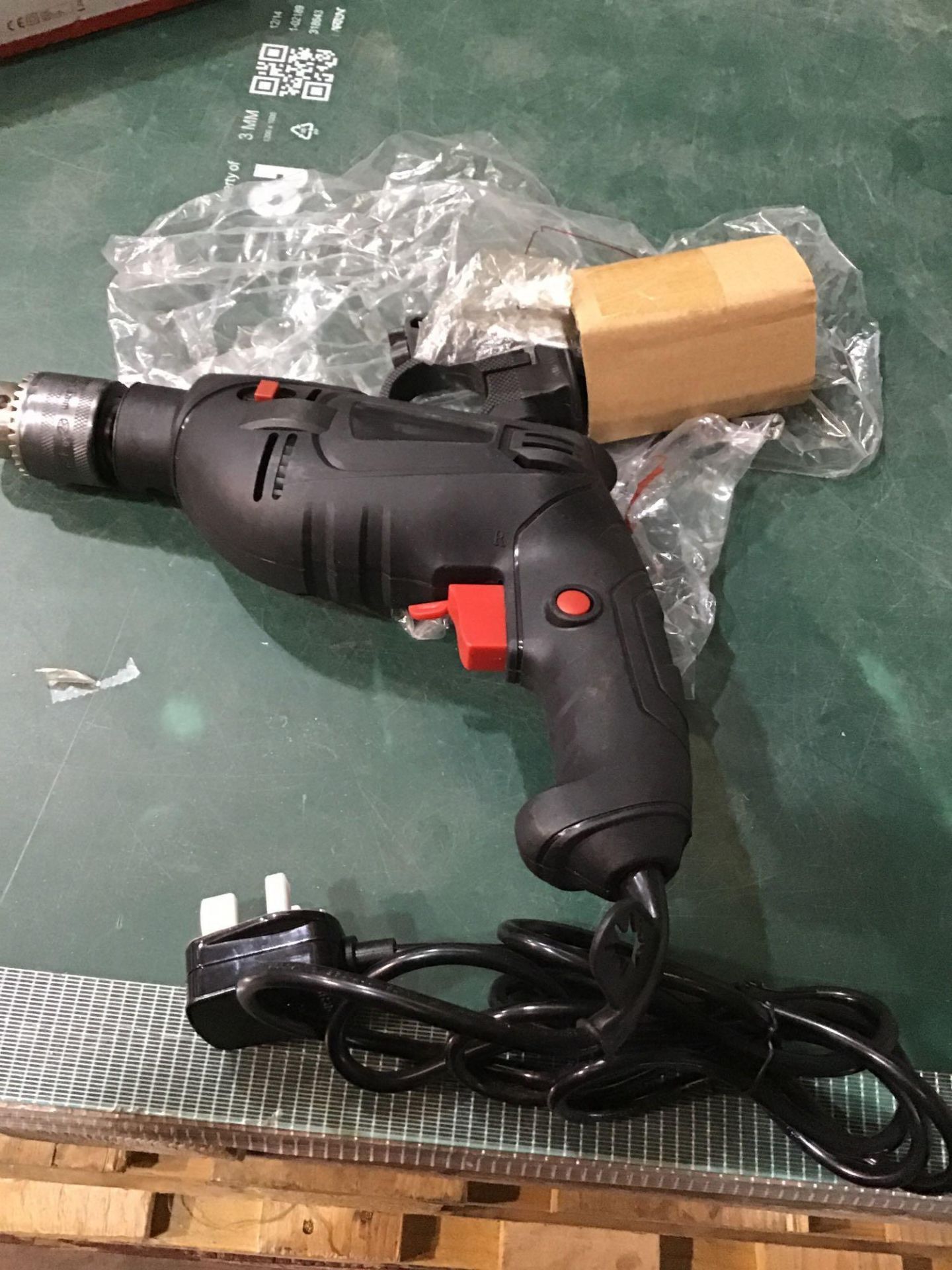 Simple Value Corded Hammer Drill - 500W 710/6062 - £15.00 RRP - Image 2 of 4