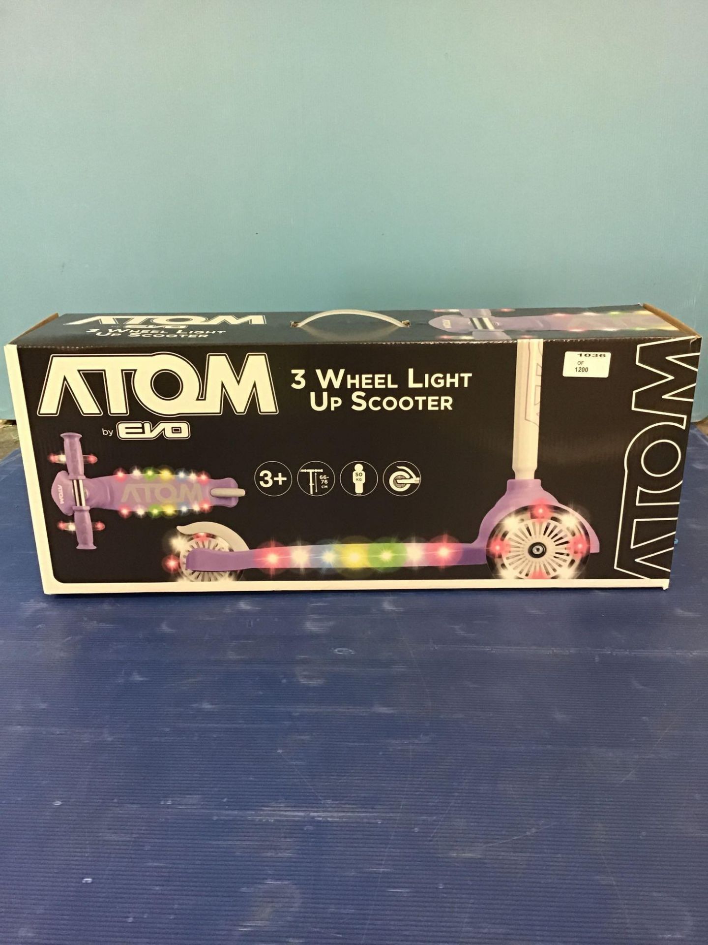 Atom Light Up Tri Scooter, £24.99 RRP - Image 2 of 5