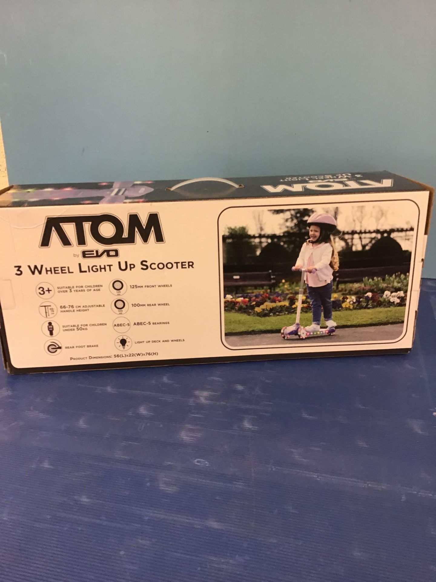 Atom Light Up Tri Scooter, £24.99 RRP - Image 3 of 5