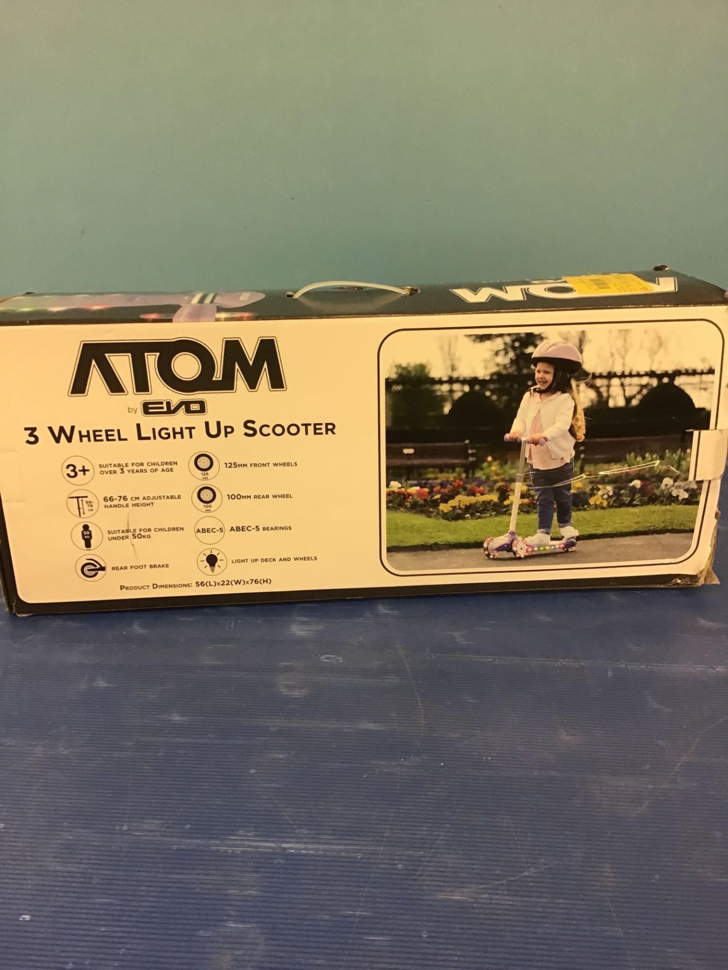 Atom Light Up Tri Scooter, £24.99 RRP - Image 3 of 5