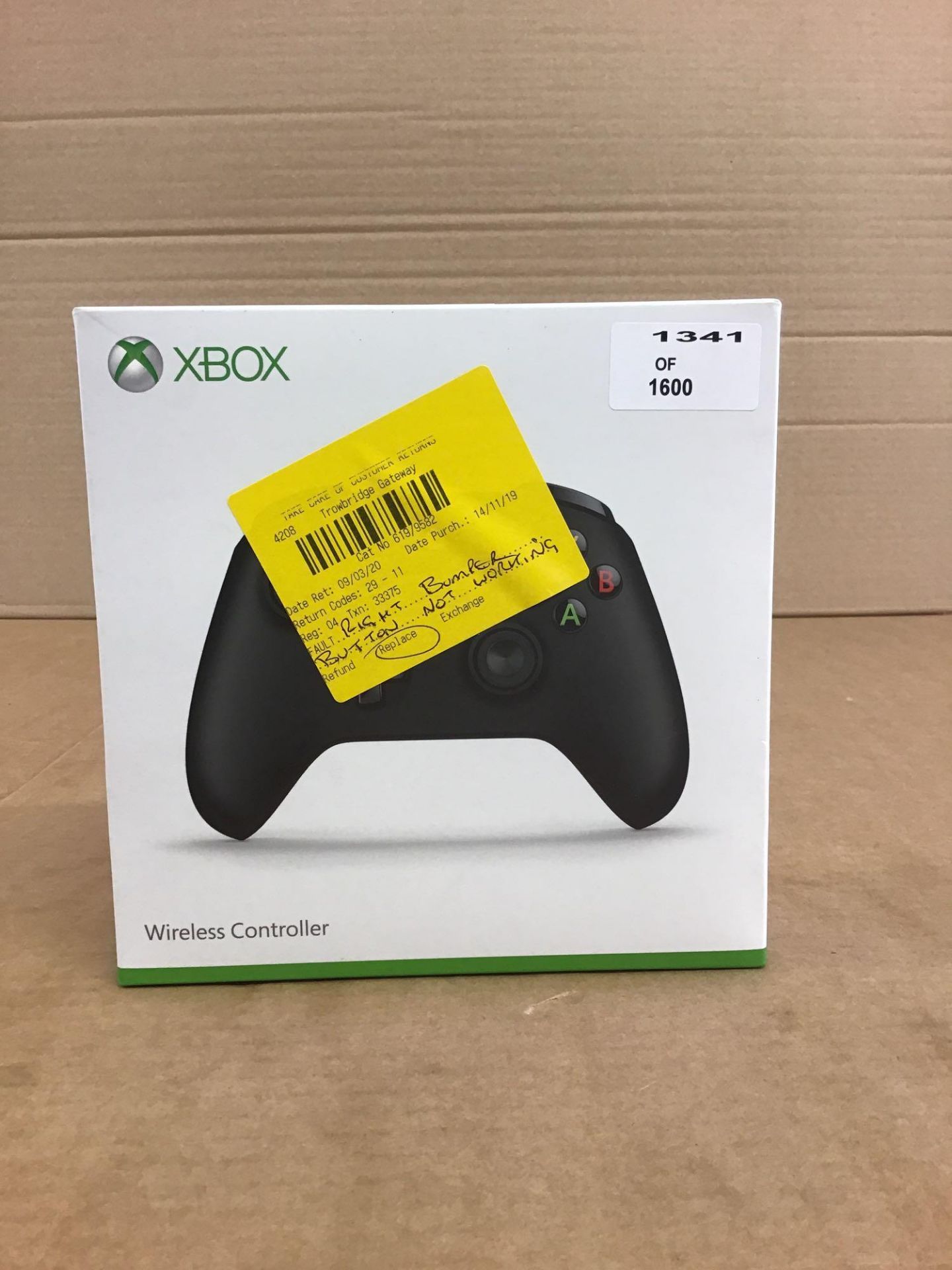 Official Xbox One Wireless Controller 3.5mm - Black (619/9582) - £49.99 RRP - Image 3 of 5