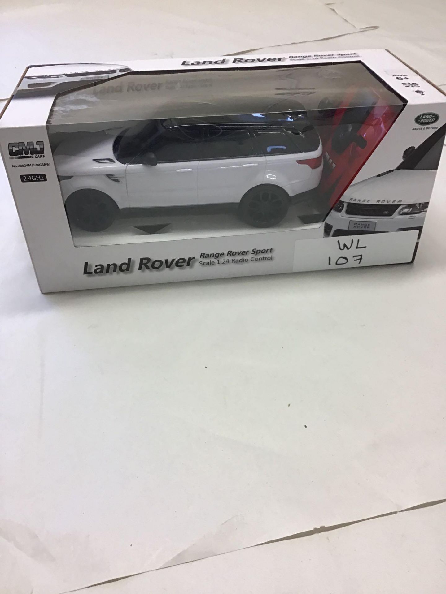 Radio Controlled Range Rover 1:24 Scale - White 2.4GHZ, £11.00 RRP - Image 2 of 4