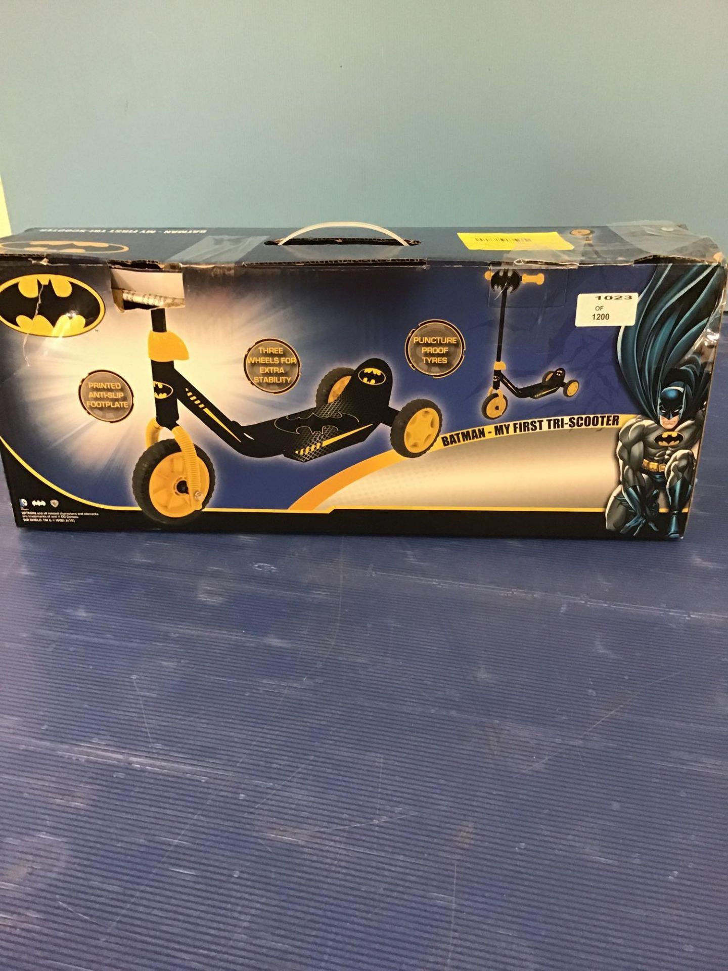 Batman Tri Scooter, £17.99 RRP - Image 2 of 5