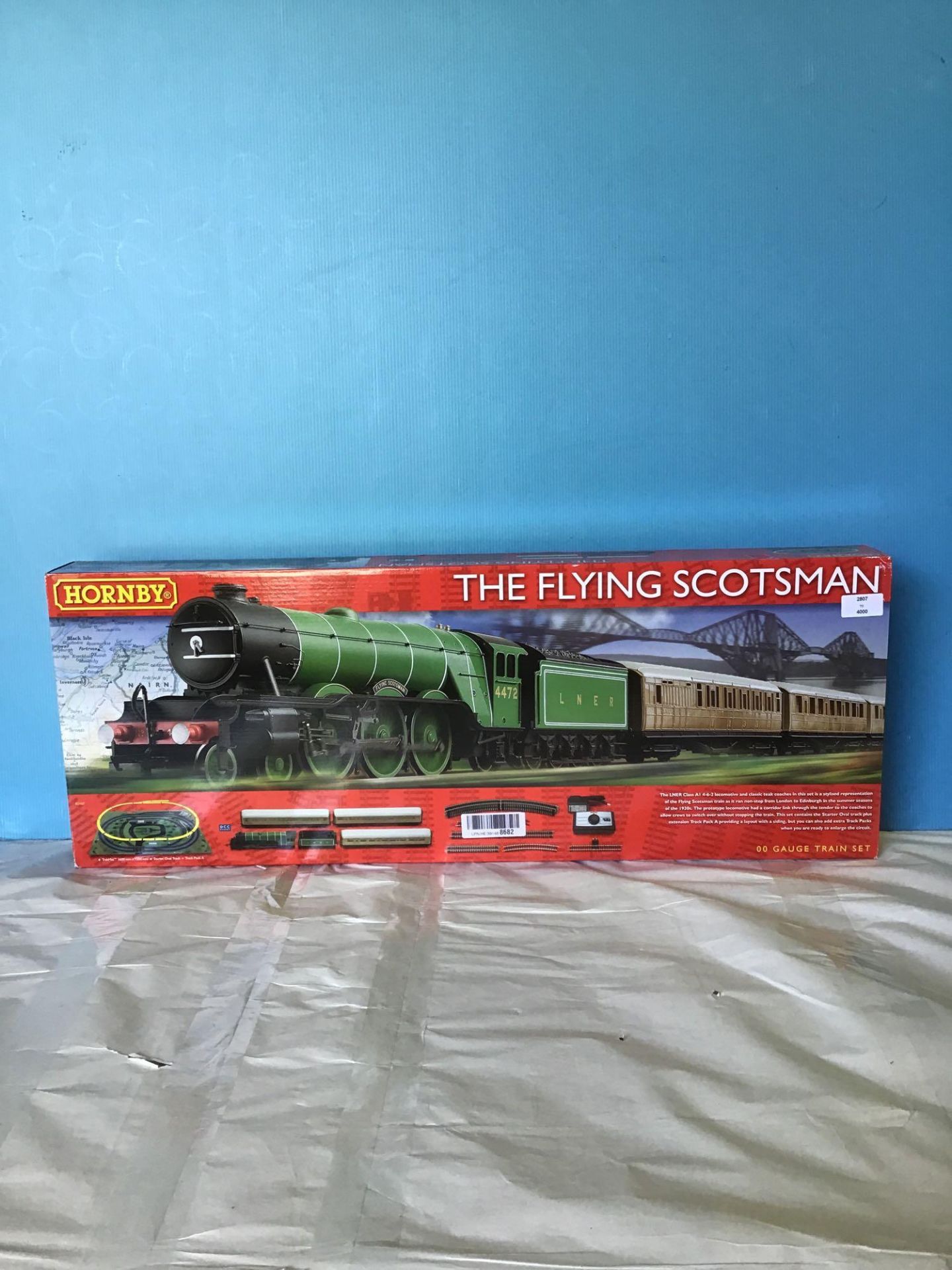 Hornby Flying Scotsman 00 Gauge Electric Train Set - Image 2 of 5