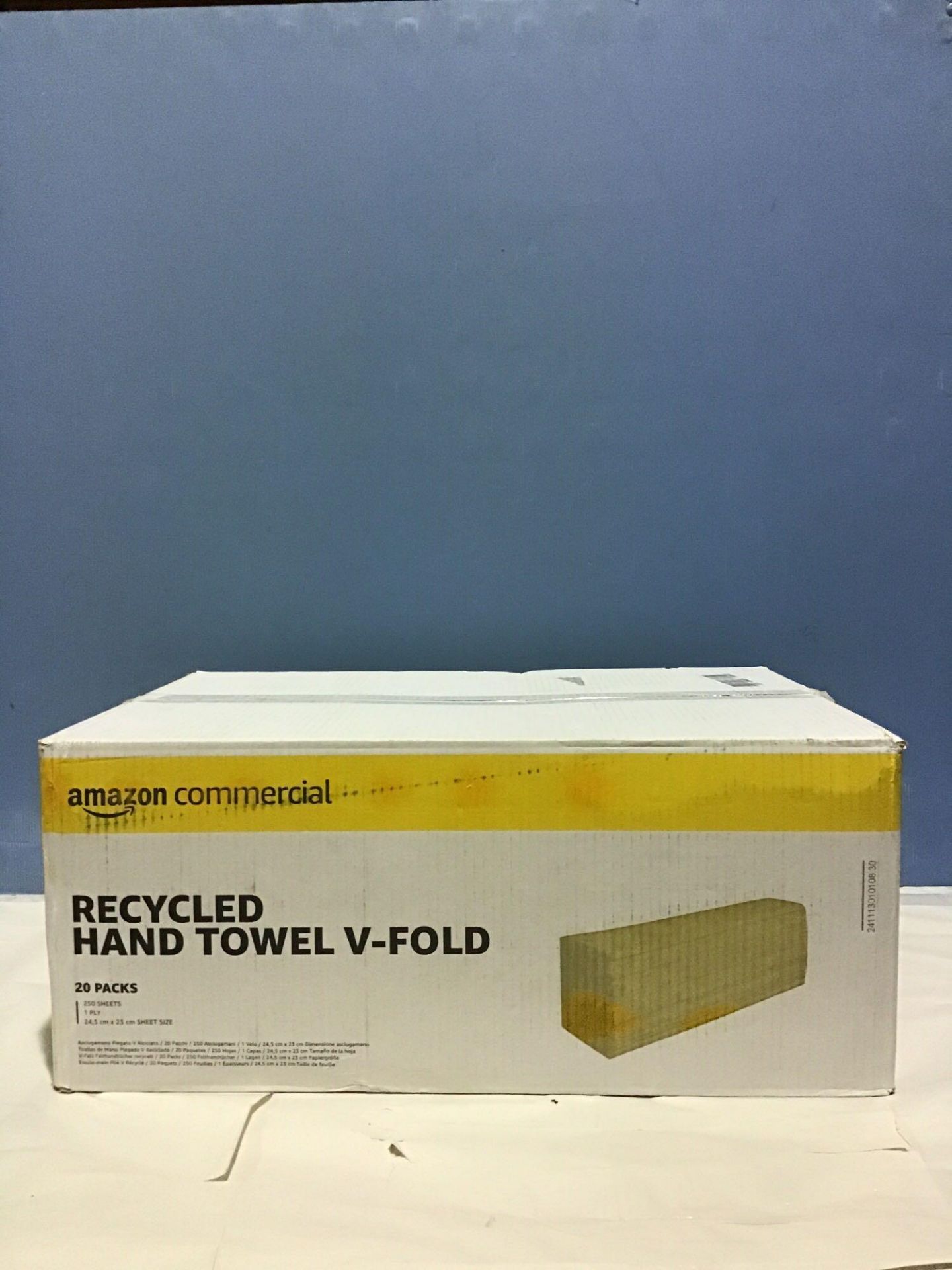 AmazonCommercial Interfold-Vfold Recycled Paper Hand Towels, Pack of 20, 5000 sheets - £19.99 RRP - Image 2 of 5