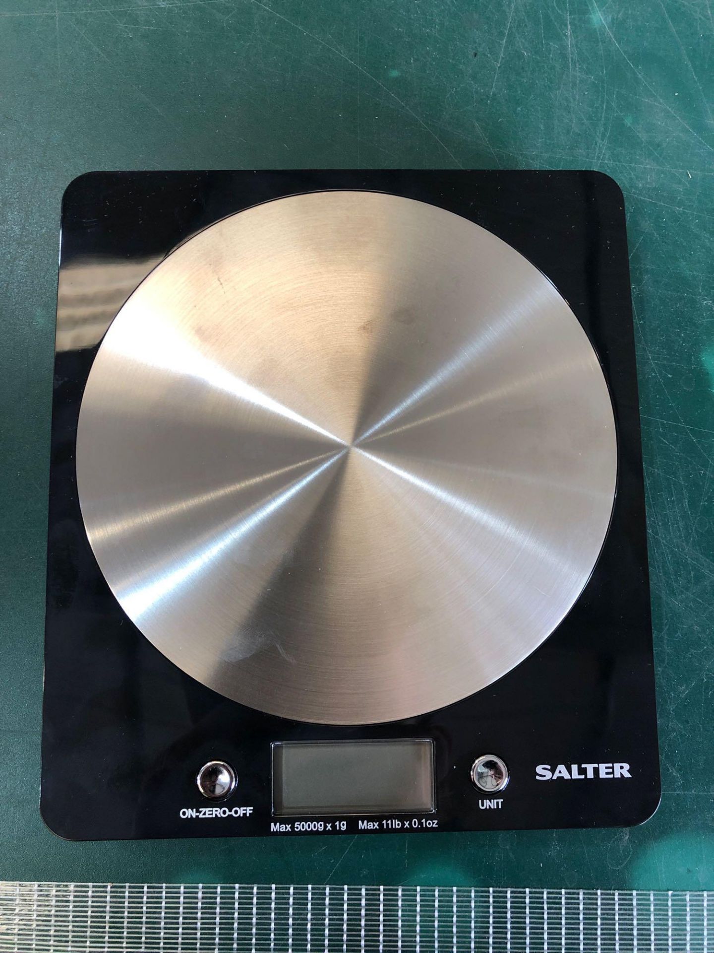 Salter Disc Electronic Digital Kitchen Scales - Black £13.29 RRP - Image 2 of 4