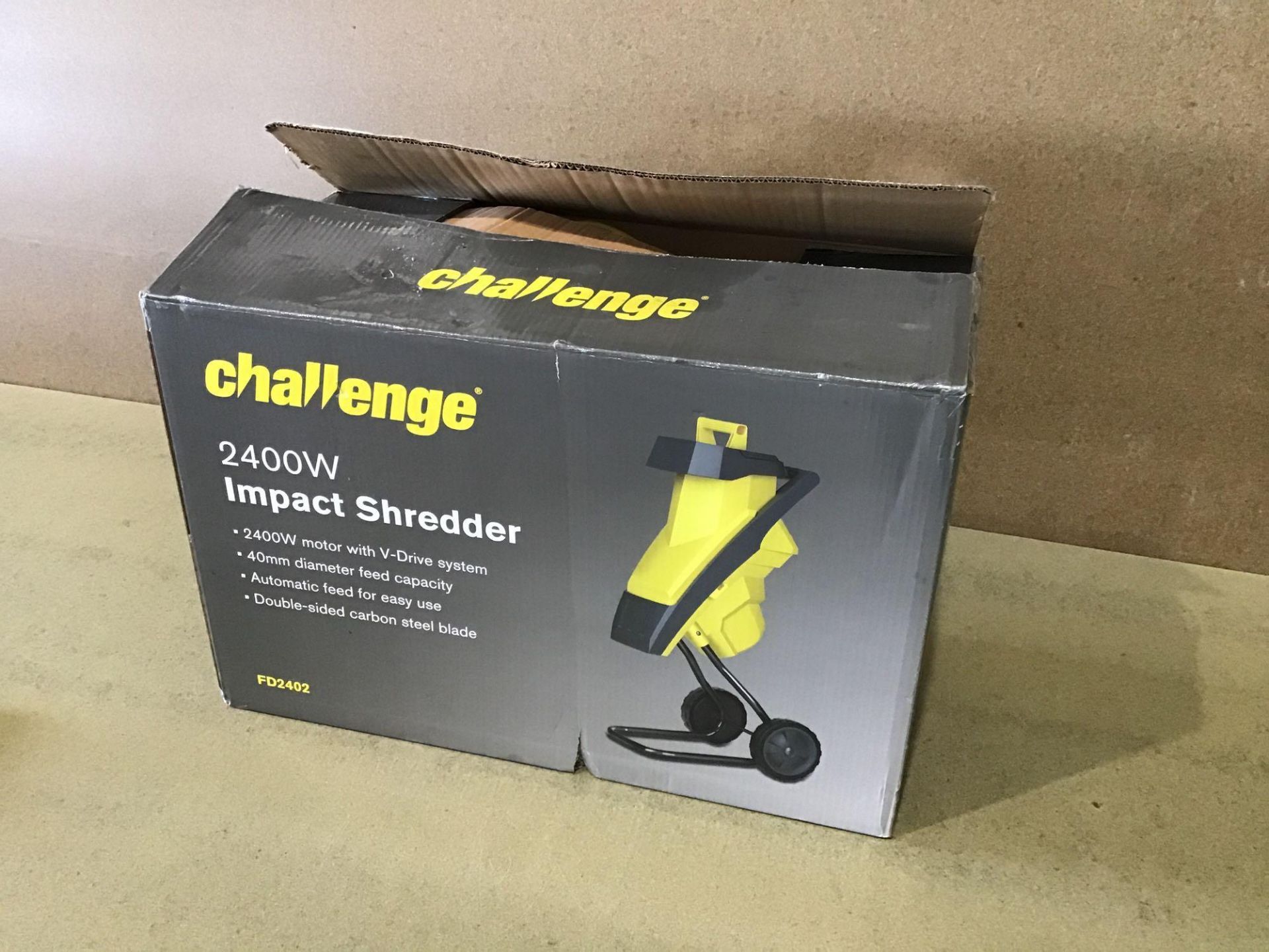 Challenge Impact Garden Shredder - 2400W - £100.00 RRP - Image 2 of 3