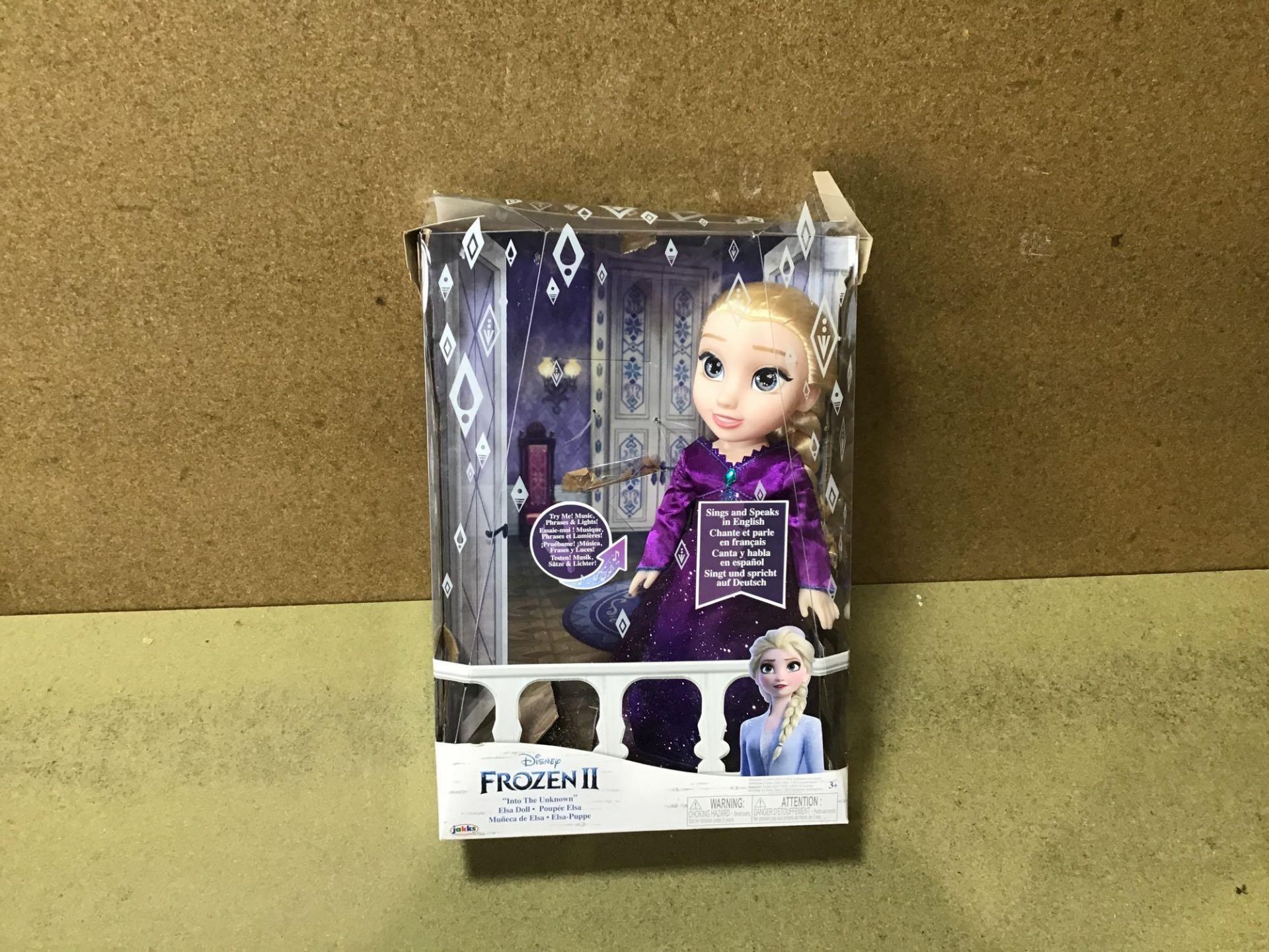 Disney Frozen 2 Features Singing Doll Elsa, £35.00 RRP - Image 2 of 4