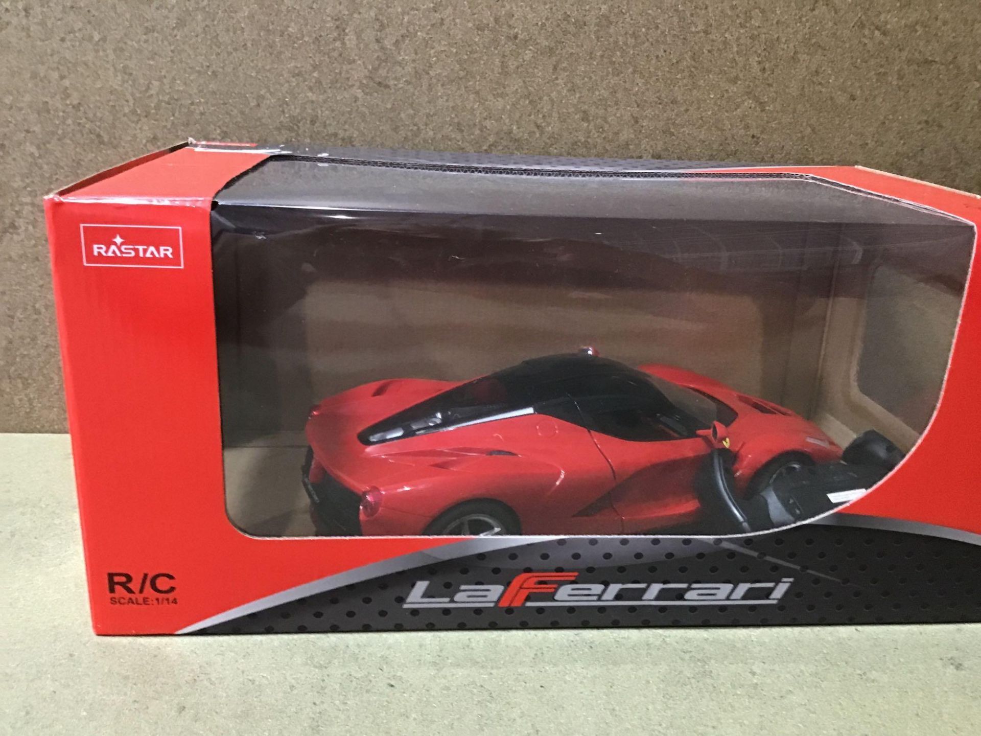 Rastar La Ferrari Light and Door Radio Controlled Car, £20.00 RRP - Image 2 of 4