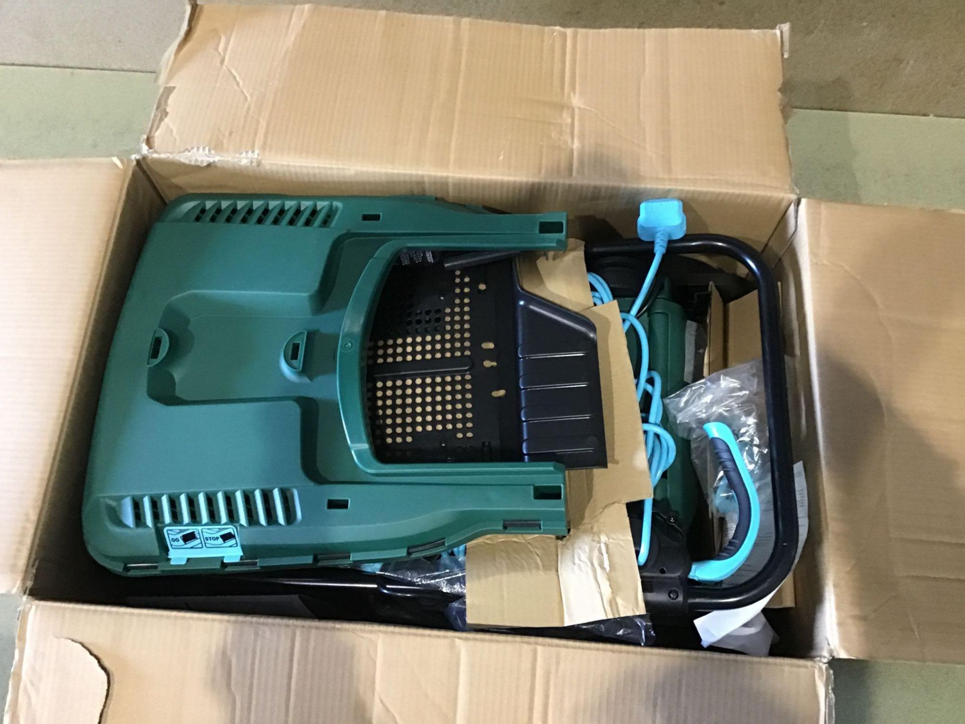 McGregor 40cm Corded Rotary Lawnmower - 1900W - £130.00 RRP