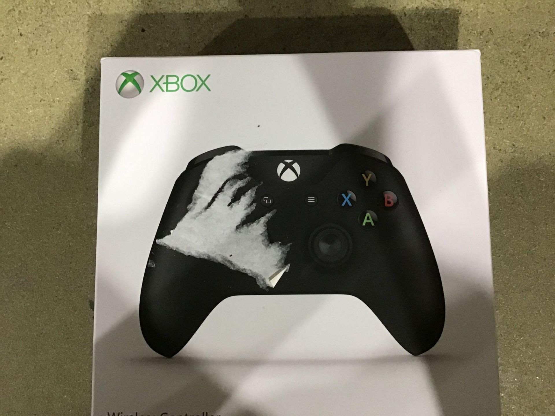 Official Xbox One Wireless Controller - Black 619/9582 £49.99 RRP - Image 2 of 4