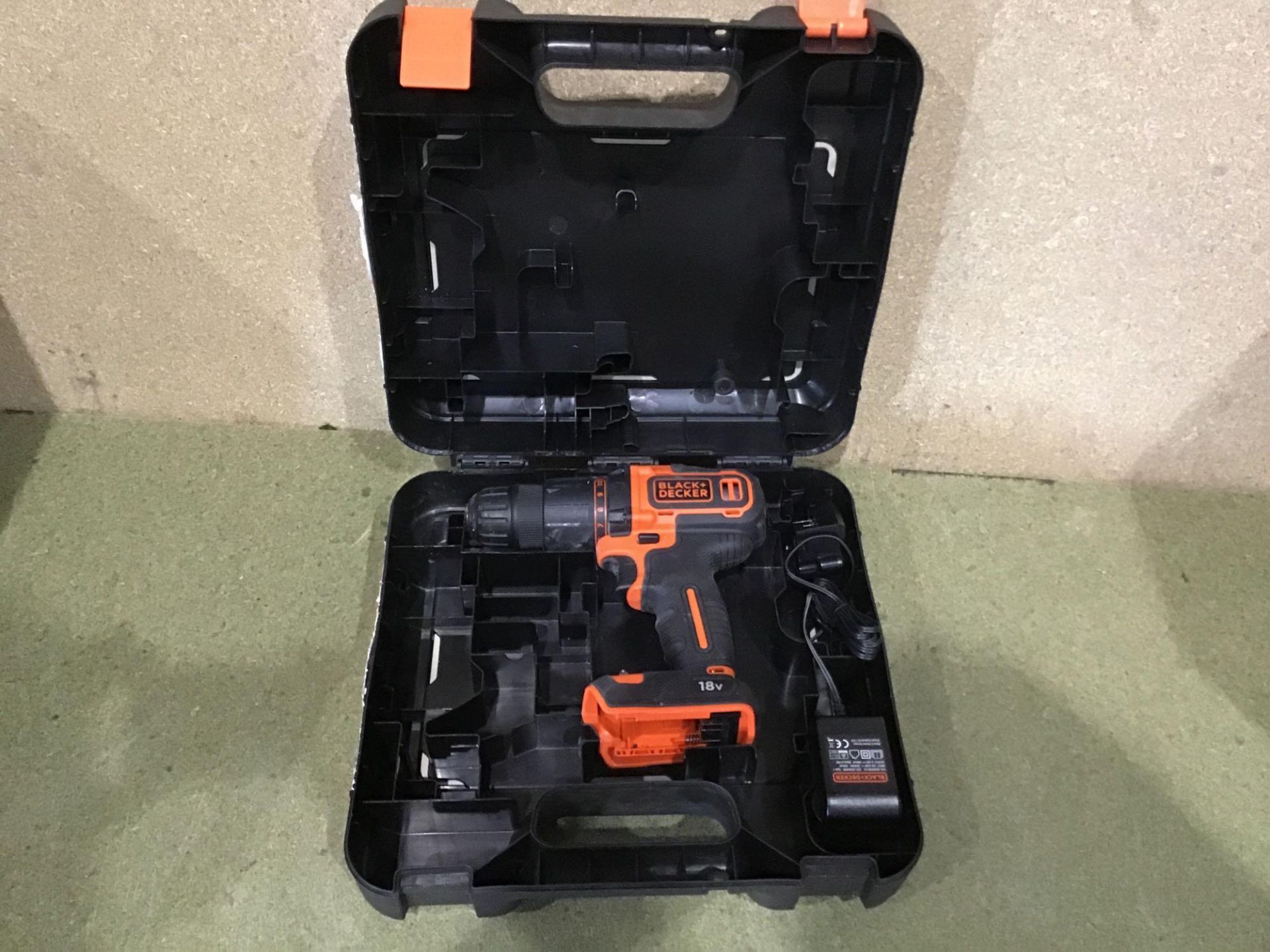 Black + Decker Cordless Hammer Drill with Battery - 18V - £50.00 RRP