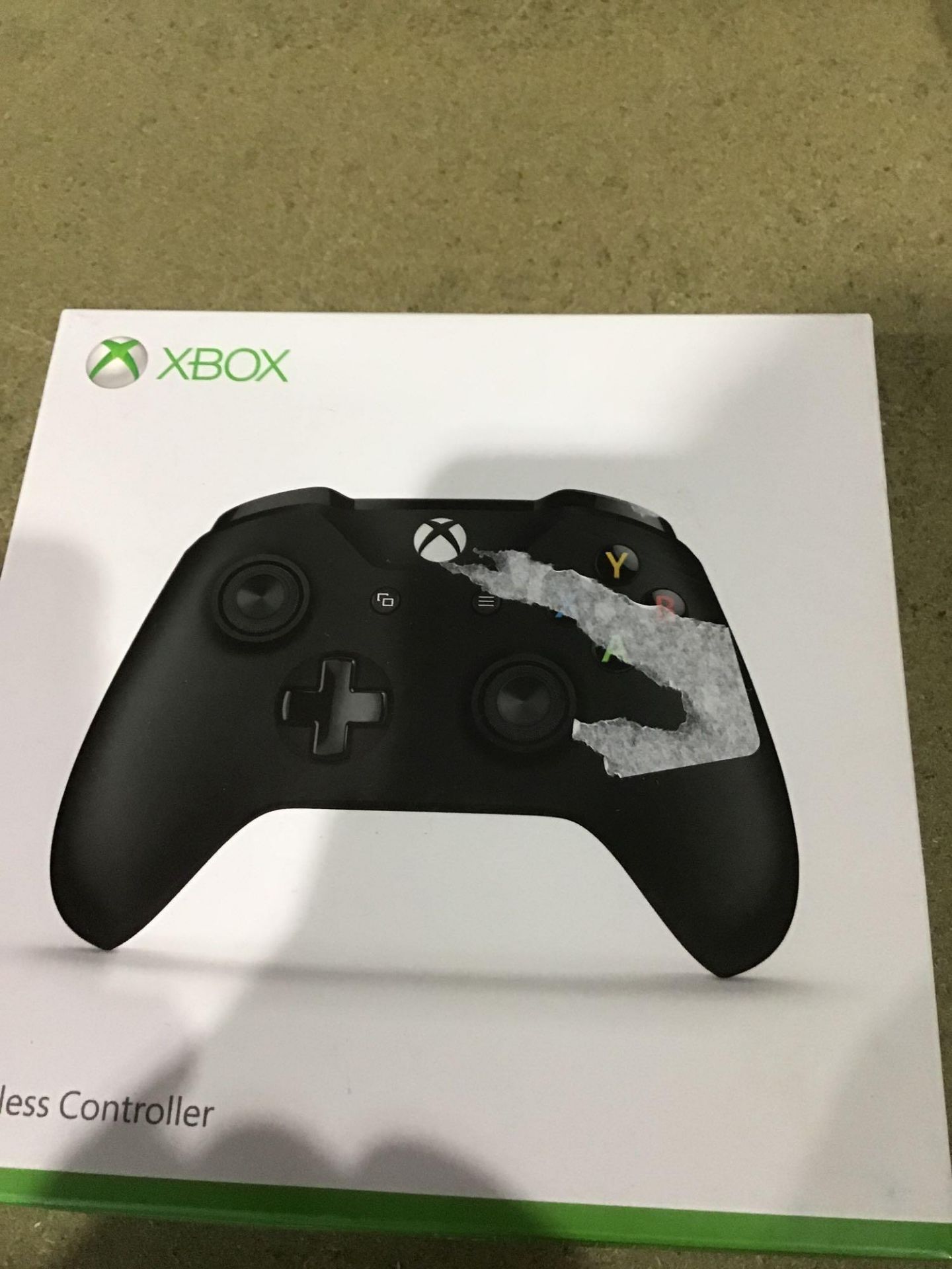 Official Xbox One Wireless Controller - Black 619/9582 £49.99 RRP - Image 3 of 4