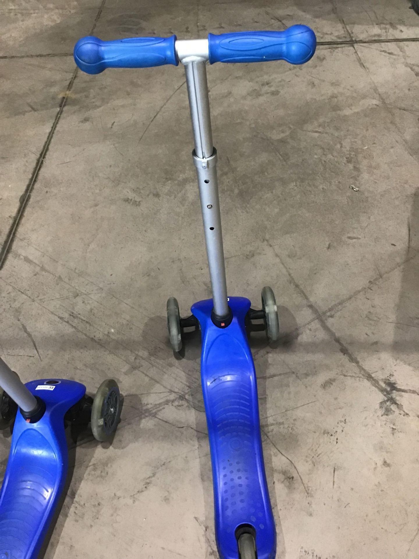 Globber Primo Foldable Scooter - £39.99 RRP - Image 2 of 3