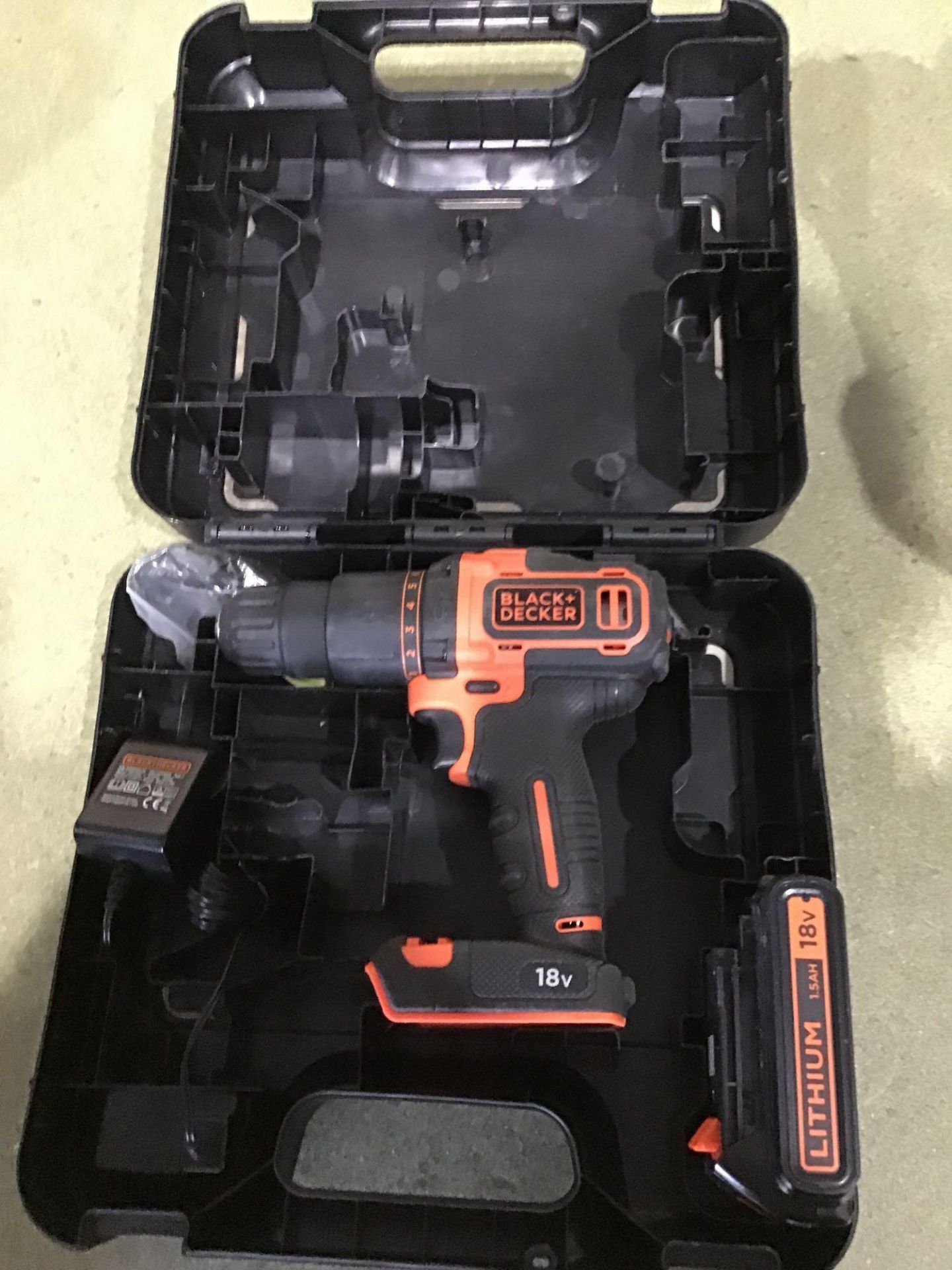 Black + Decker BCD700S1KA Hammer Drill with Battery - 18V, £50.00 RRP - Image 2 of 4