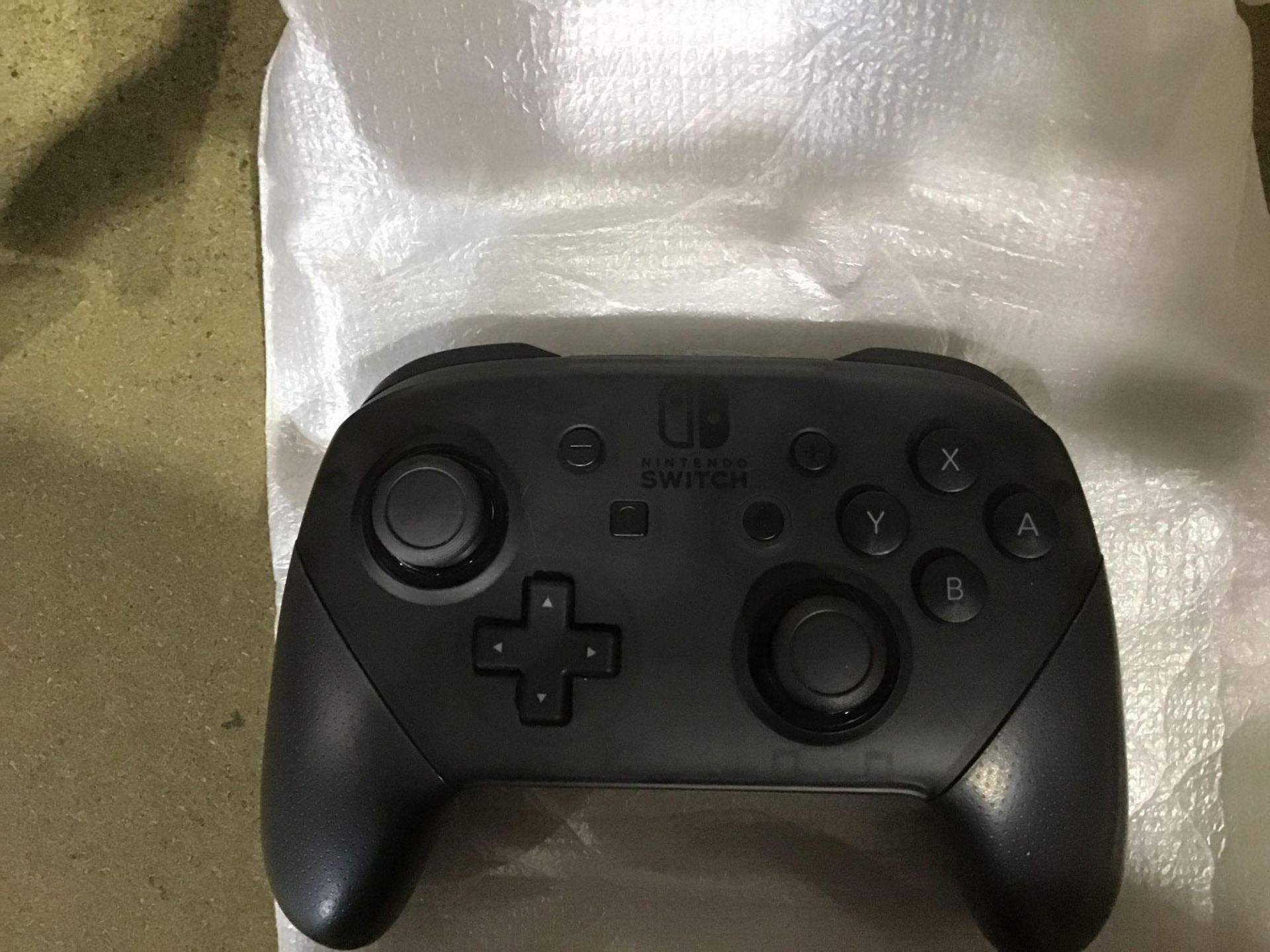 Nintendo Switch Pro Wireless Controller - Black 685/1387 £59.99 RRP - Image 2 of 4