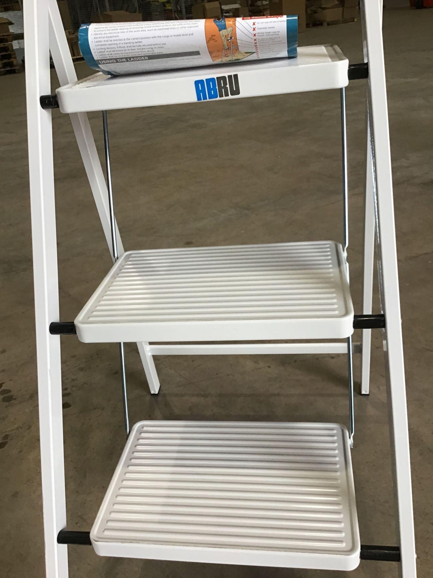 Foldable Step Metal Ladder