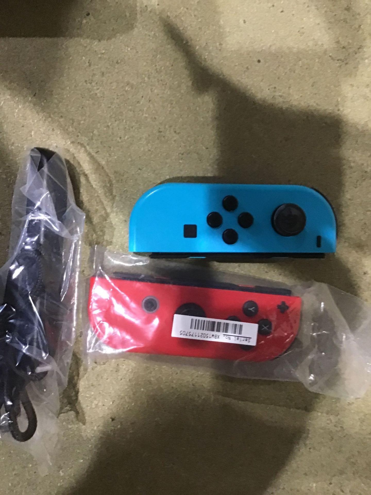 Nintendo Switch Joy-Con Controller Pair - Neon Red and Blue 678/3651 £69.99 RRP - Image 3 of 4