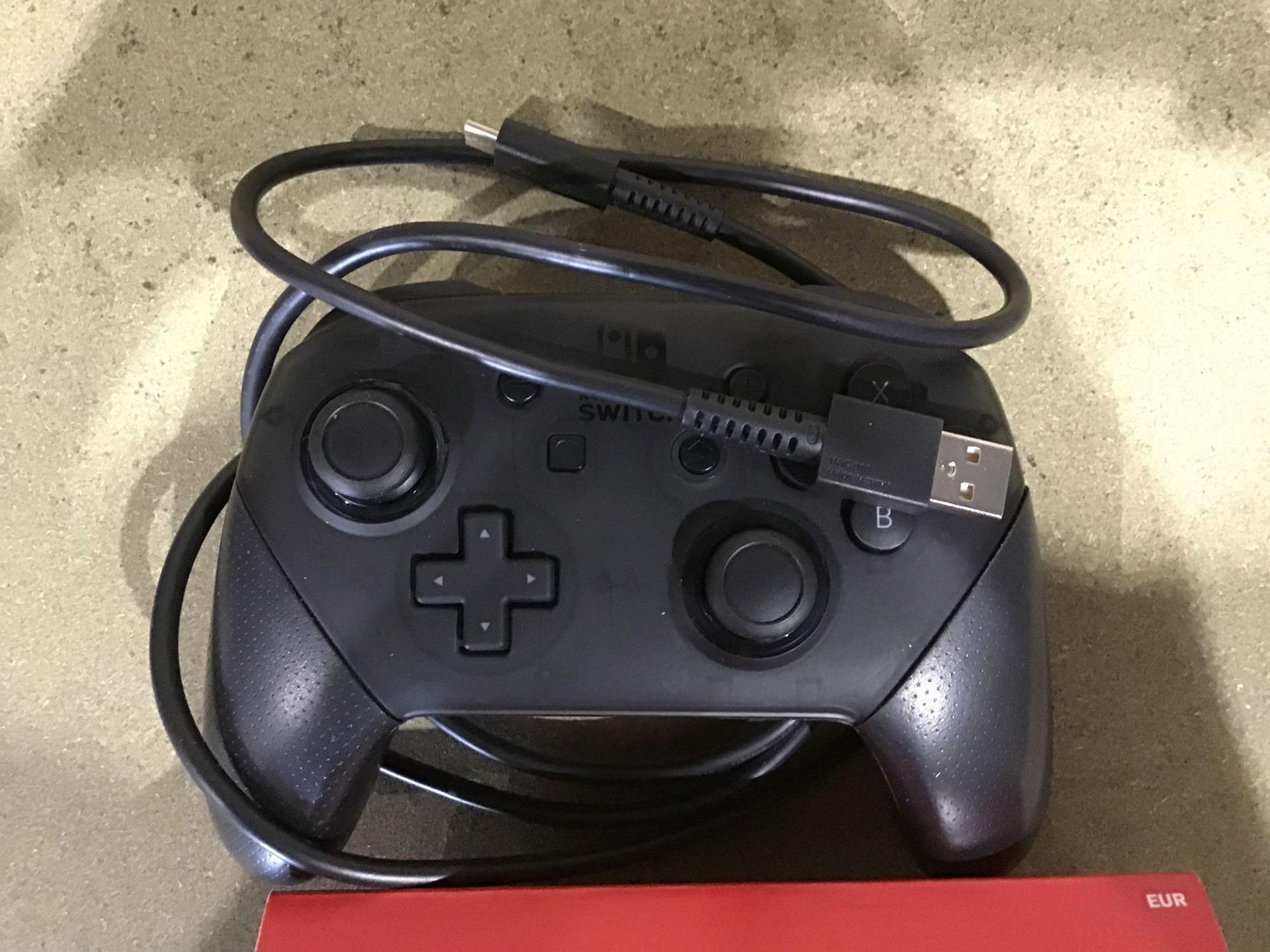 Nintendo Switch Pro Wireless Controller - Black 685/1387 £59.99 RRP - Image 3 of 4