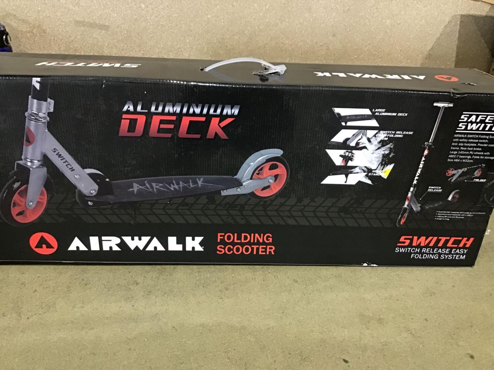 Airwalk Big Switch Folding Scooter - £34.99 RRP - Image 2 of 4