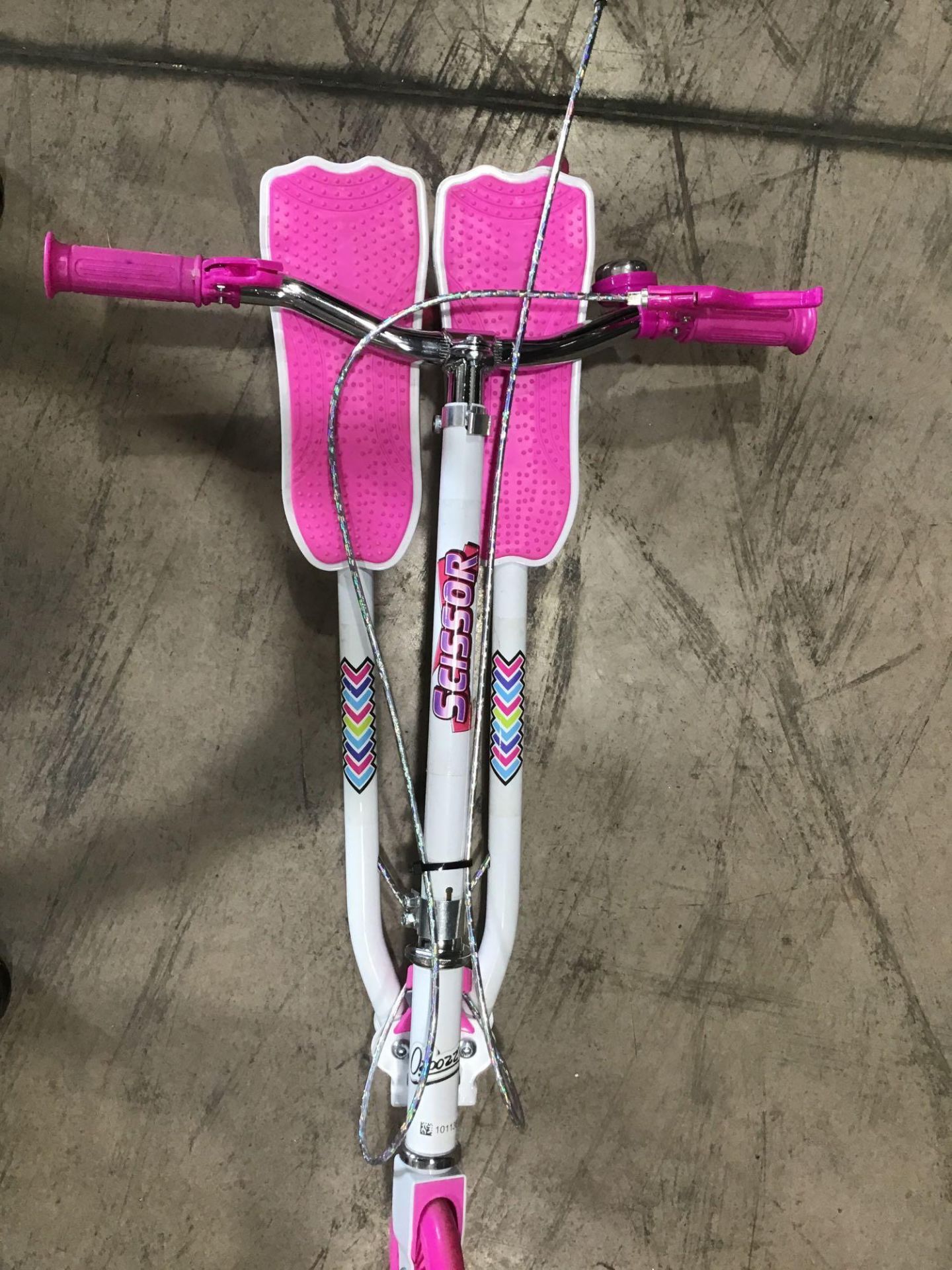 Ozbozz Scissor Scooter - Pink - £49.99 RRP - Image 3 of 4