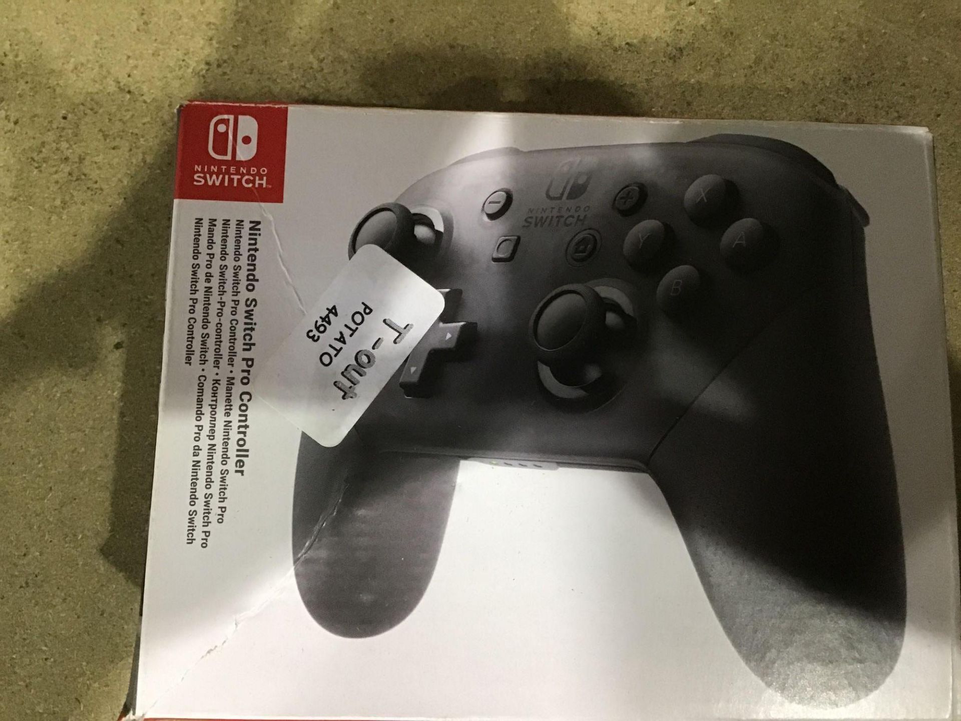 Nintendo Switch Pro Wireless Controller - Black 685/1387 £59.99 RRP - Image 3 of 4