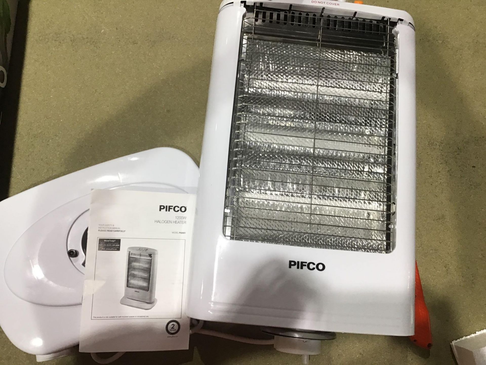 Pifco Portable Halogen Heater with 3 Heat Settings, Safety Cut Off Switch, 70 Degree £24.99 RRP - Image 2 of 4