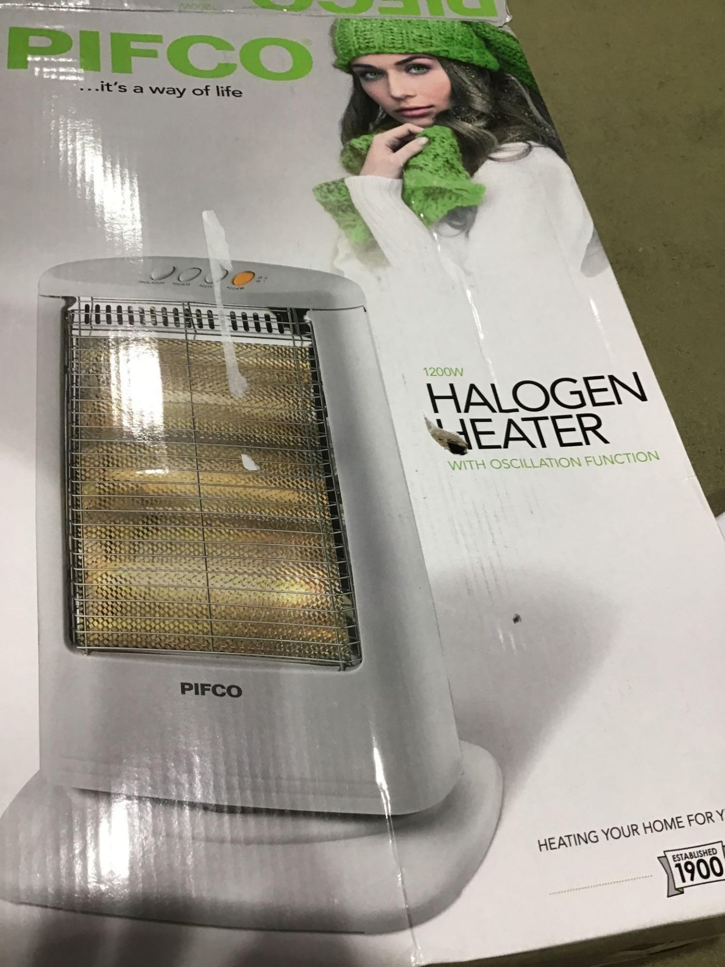 Pifco Portable Halogen Heater with 3 Heat Settings, Safety Cut Off Switch, 70 Degree £24.99 RRP - Image 3 of 4