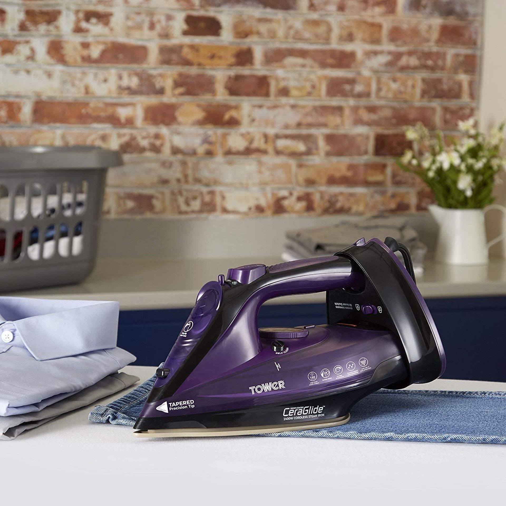 Tower T22008 CeraGlide 2-in-1 Cord or Cordless Steam Iron - £23.75 RRP