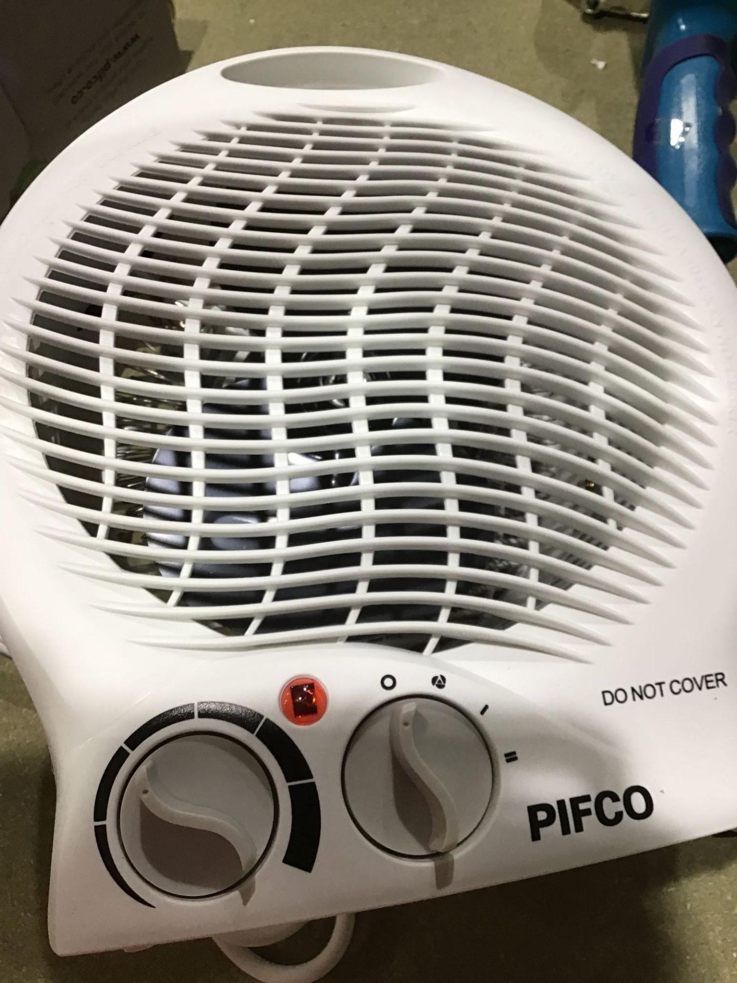 Pifco Upright Portable Fan Heater and Air Cooler, Adjustable Thermostat 2000 W, White £12.99 RRP - Image 2 of 4